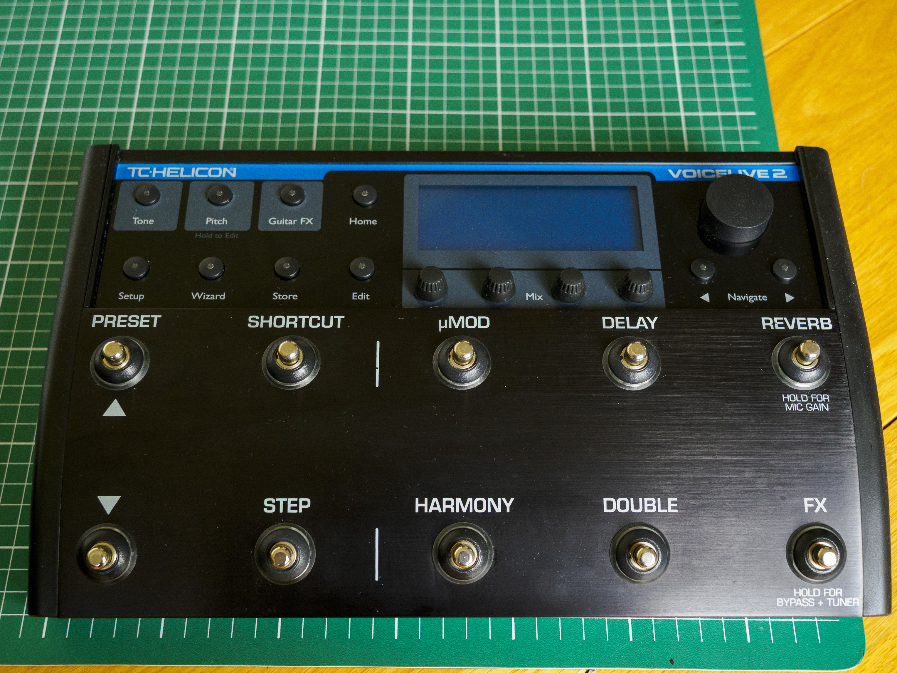 TC Helicon VoiceLive 2 — Multi-effets et harmoniseur vocal (Très bon état)