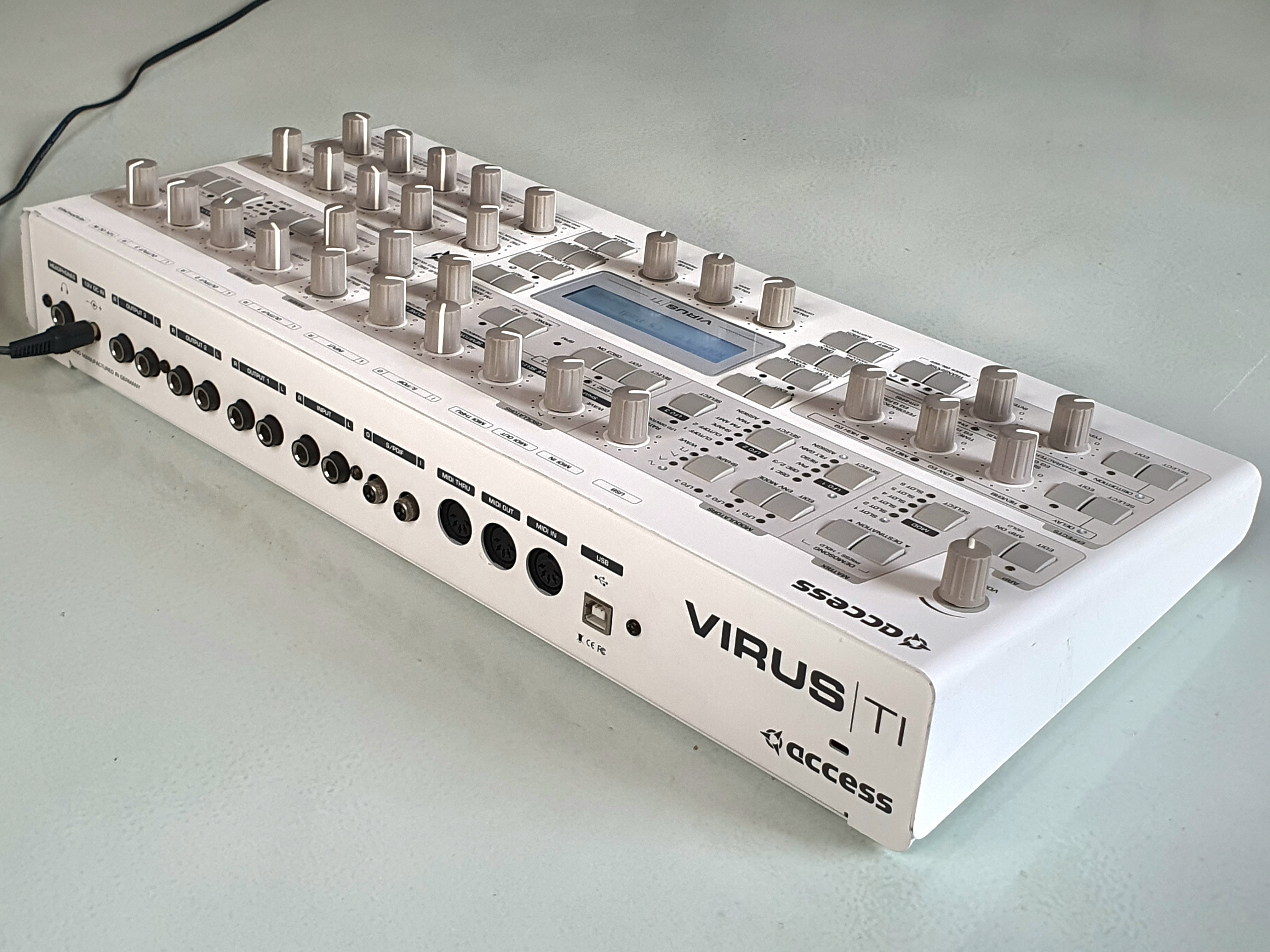 Access Music Virus TI2 Desktop (73638)