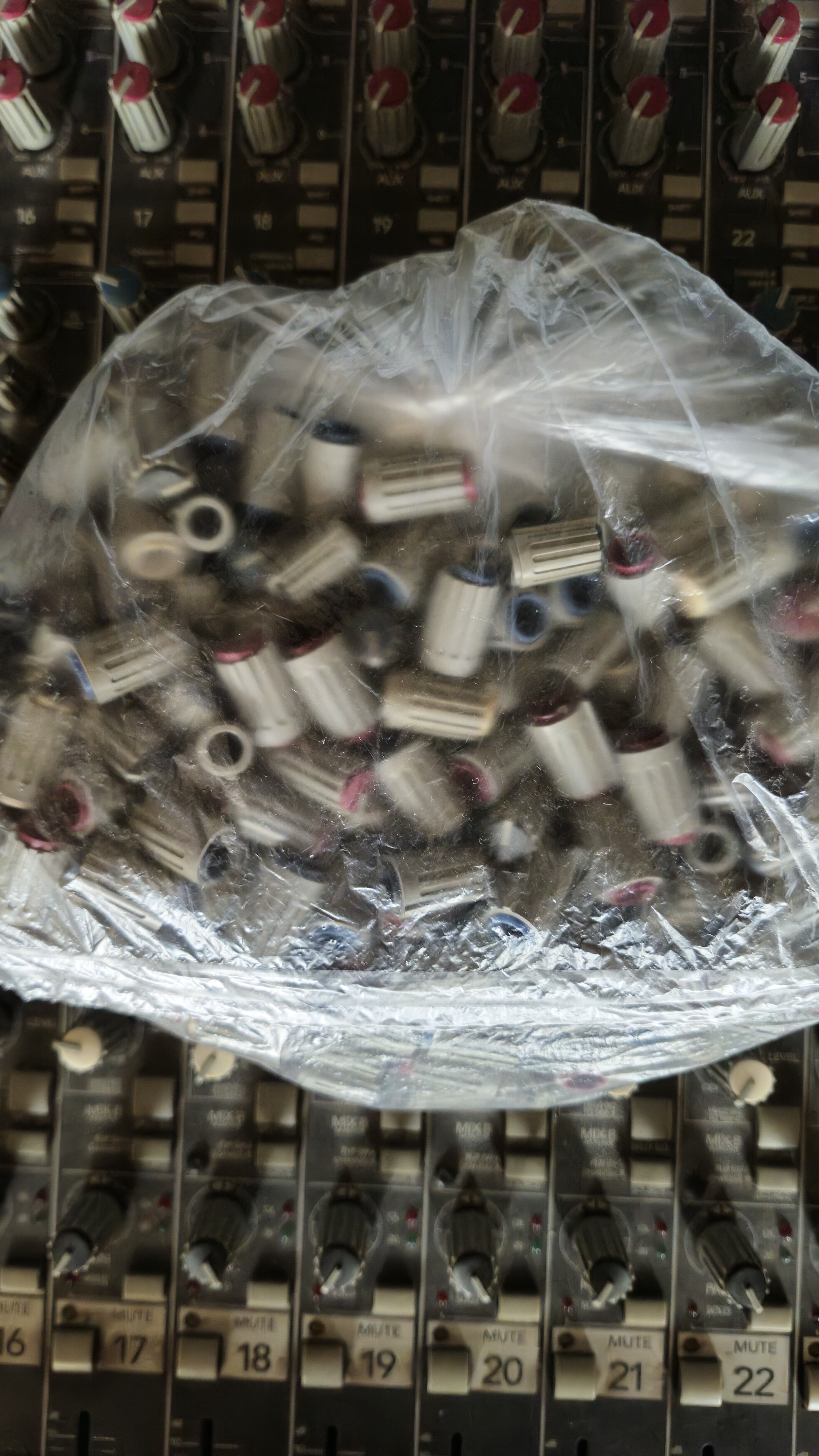 Mackie 32 8 Bus Expansion Spares – 24 Channel Potentiometers & Knobs (Top Condition)