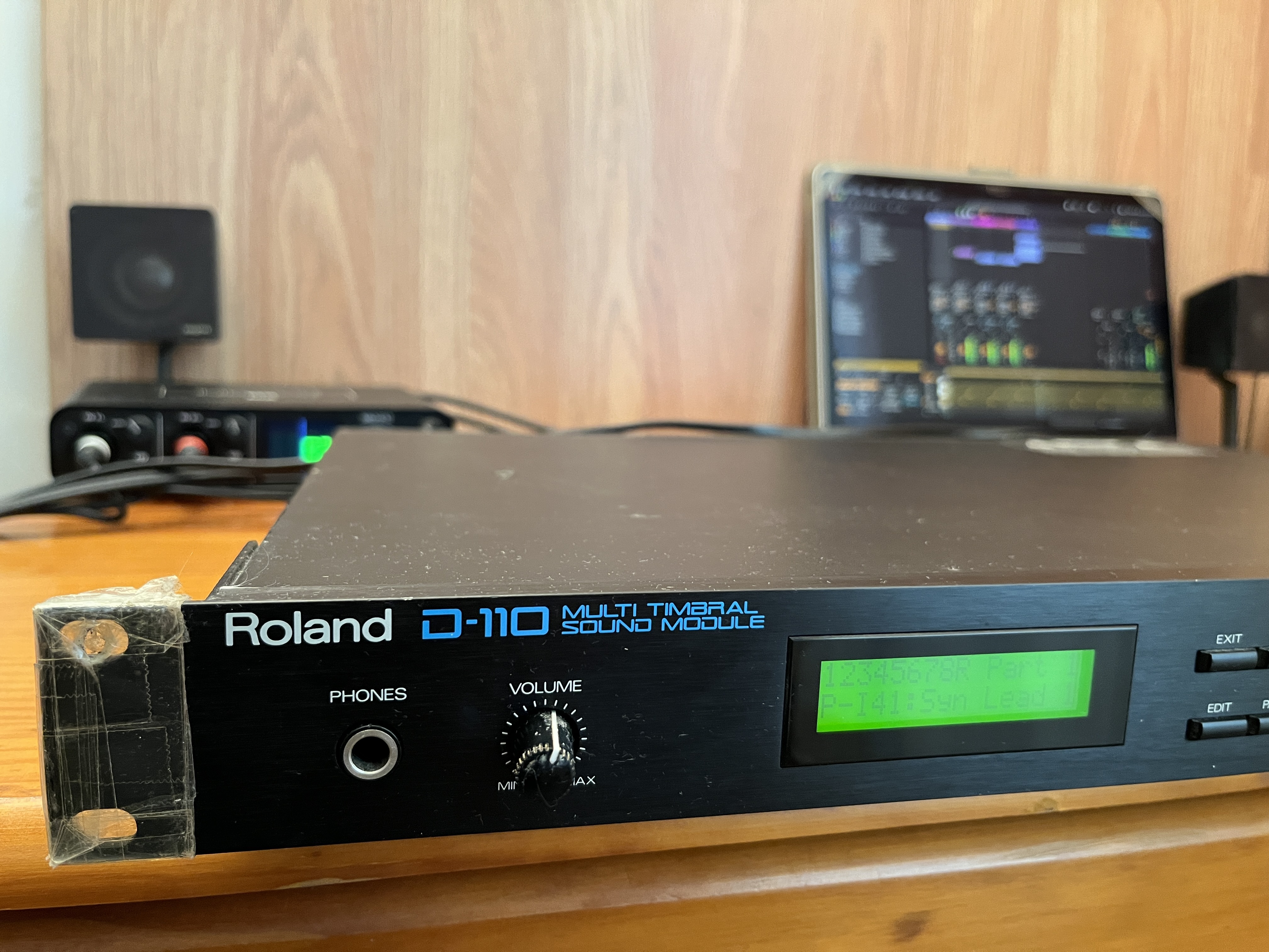 Roland D-110 (5653)