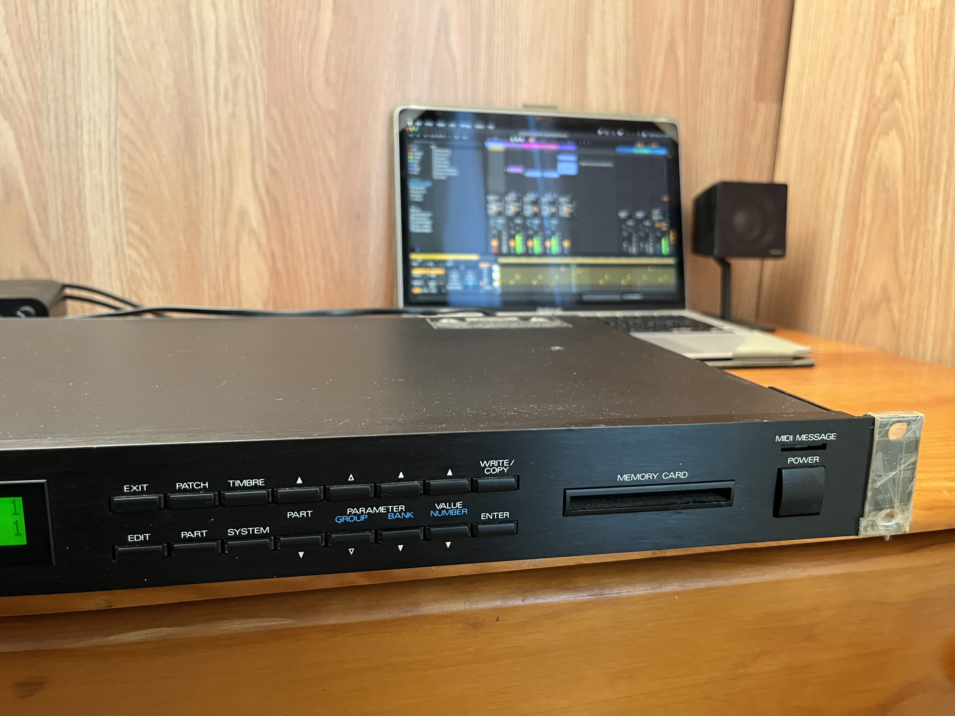 Roland D-110 (32449)