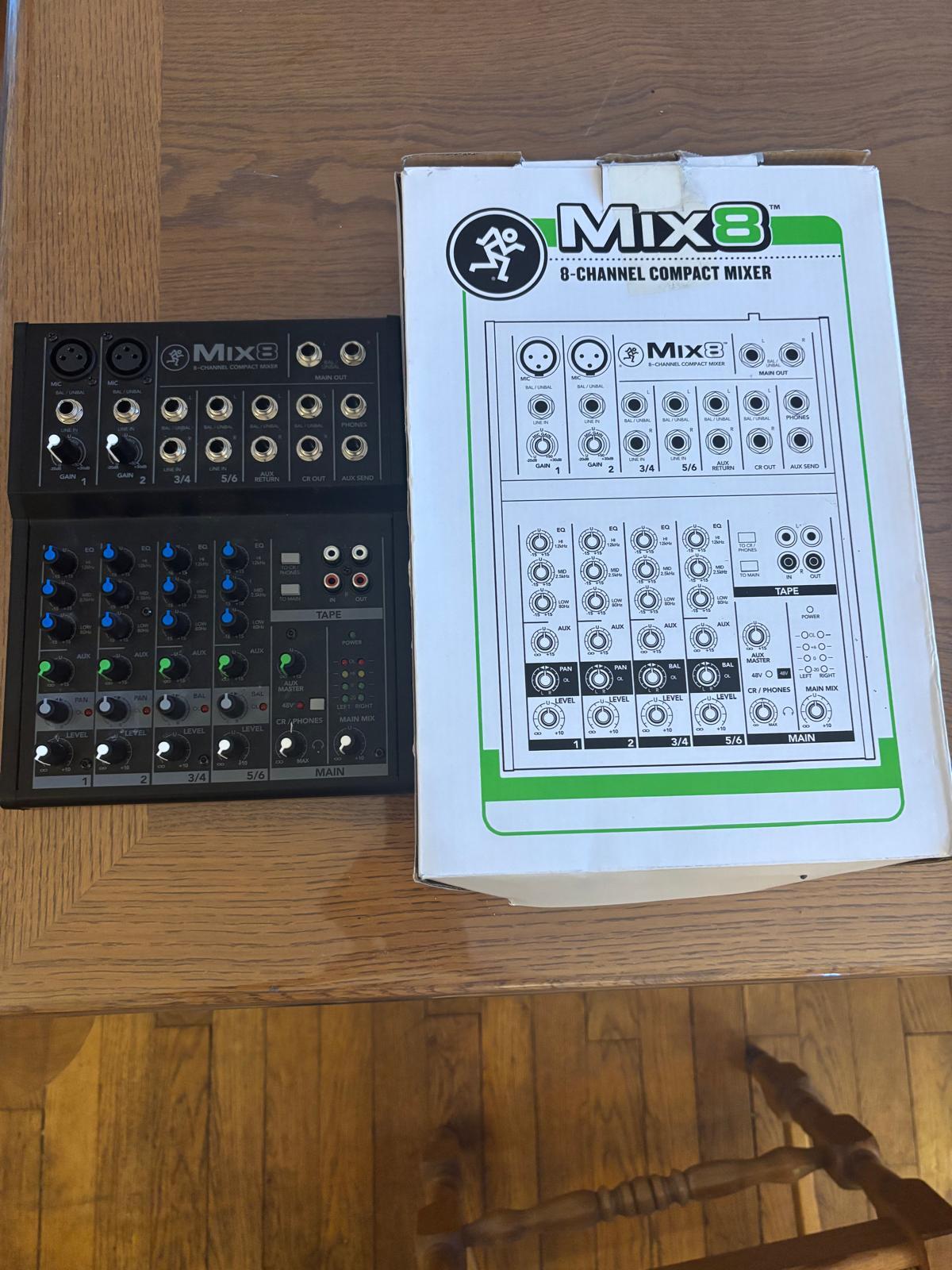 Je vends une Mackie Mix 8