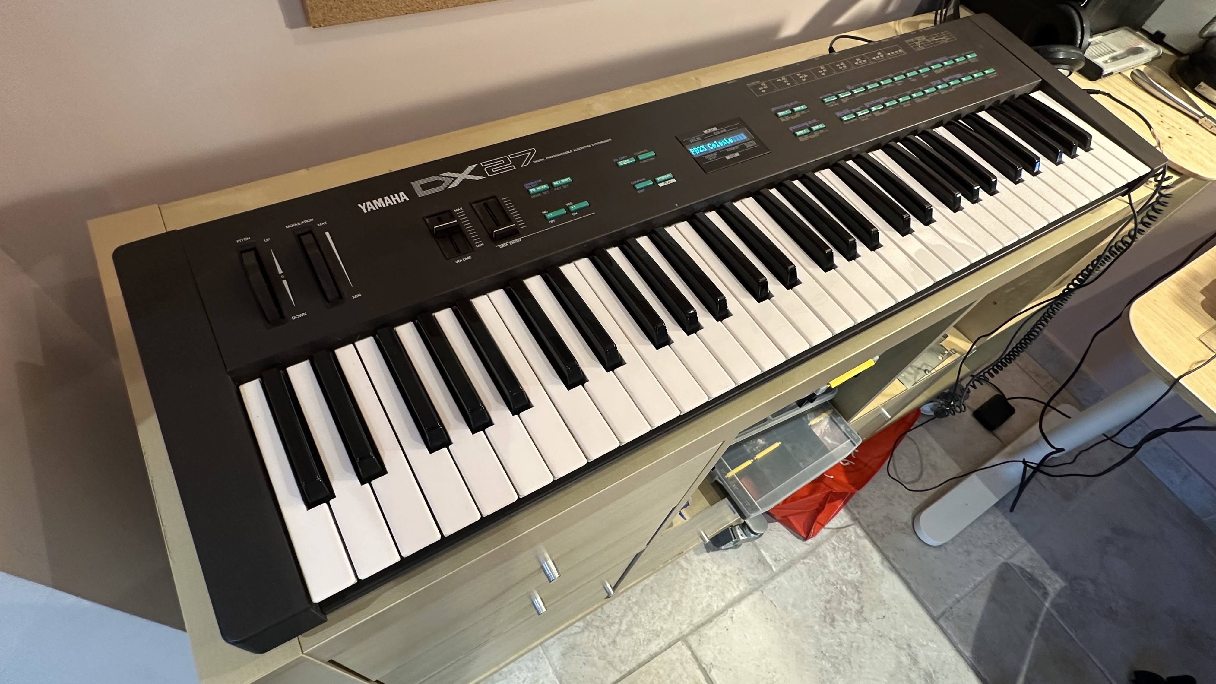 Yamaha DX27 (80187)