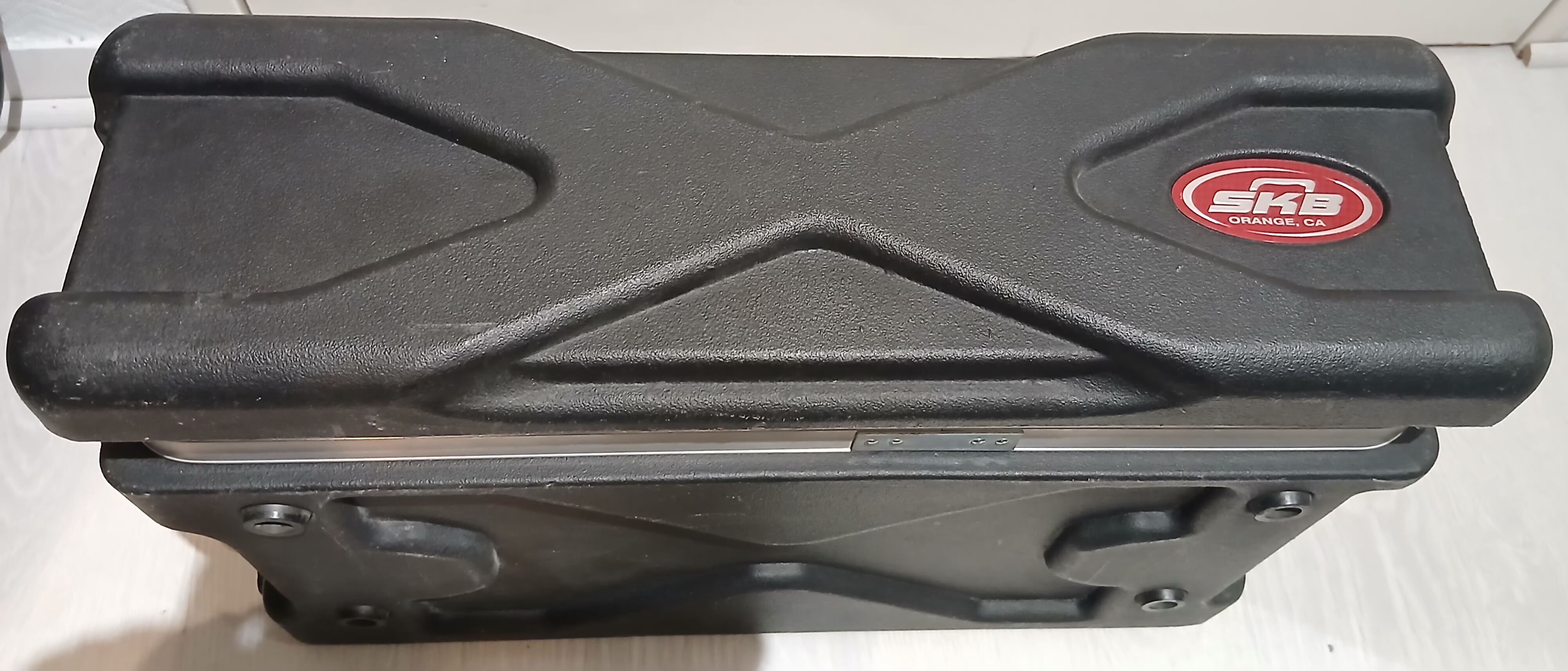 SKB Flight Case 19'' 2U Court