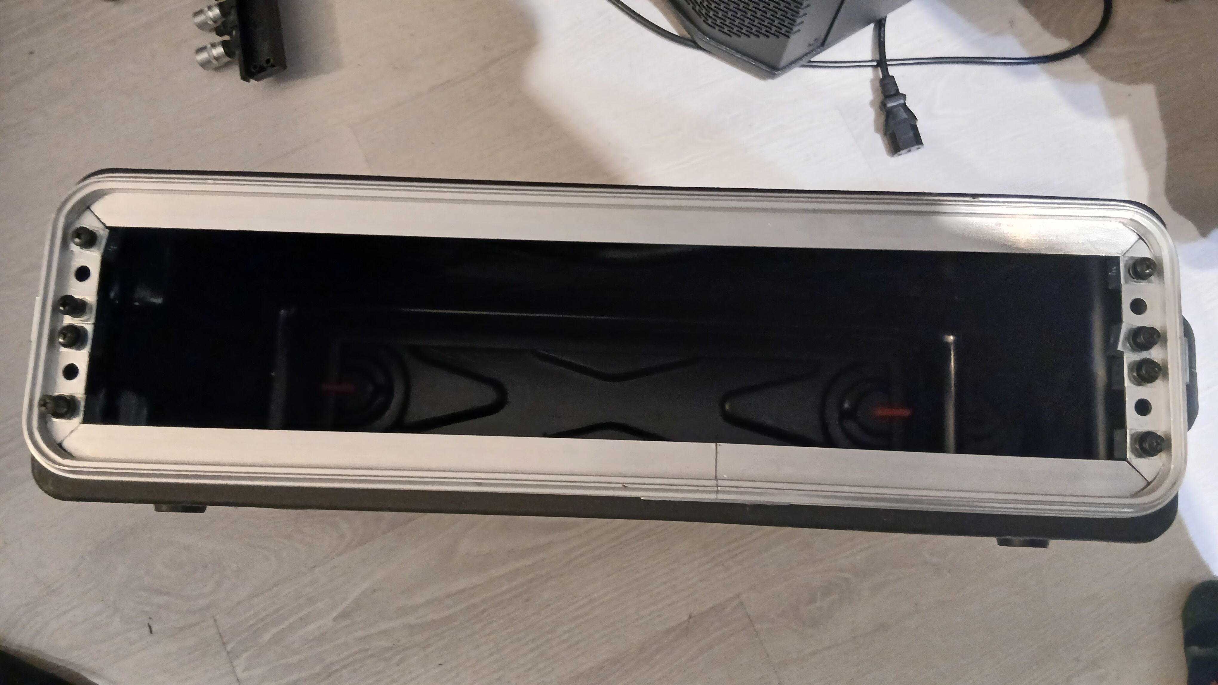 SKB Flight Case 19''  2U Court (50287)