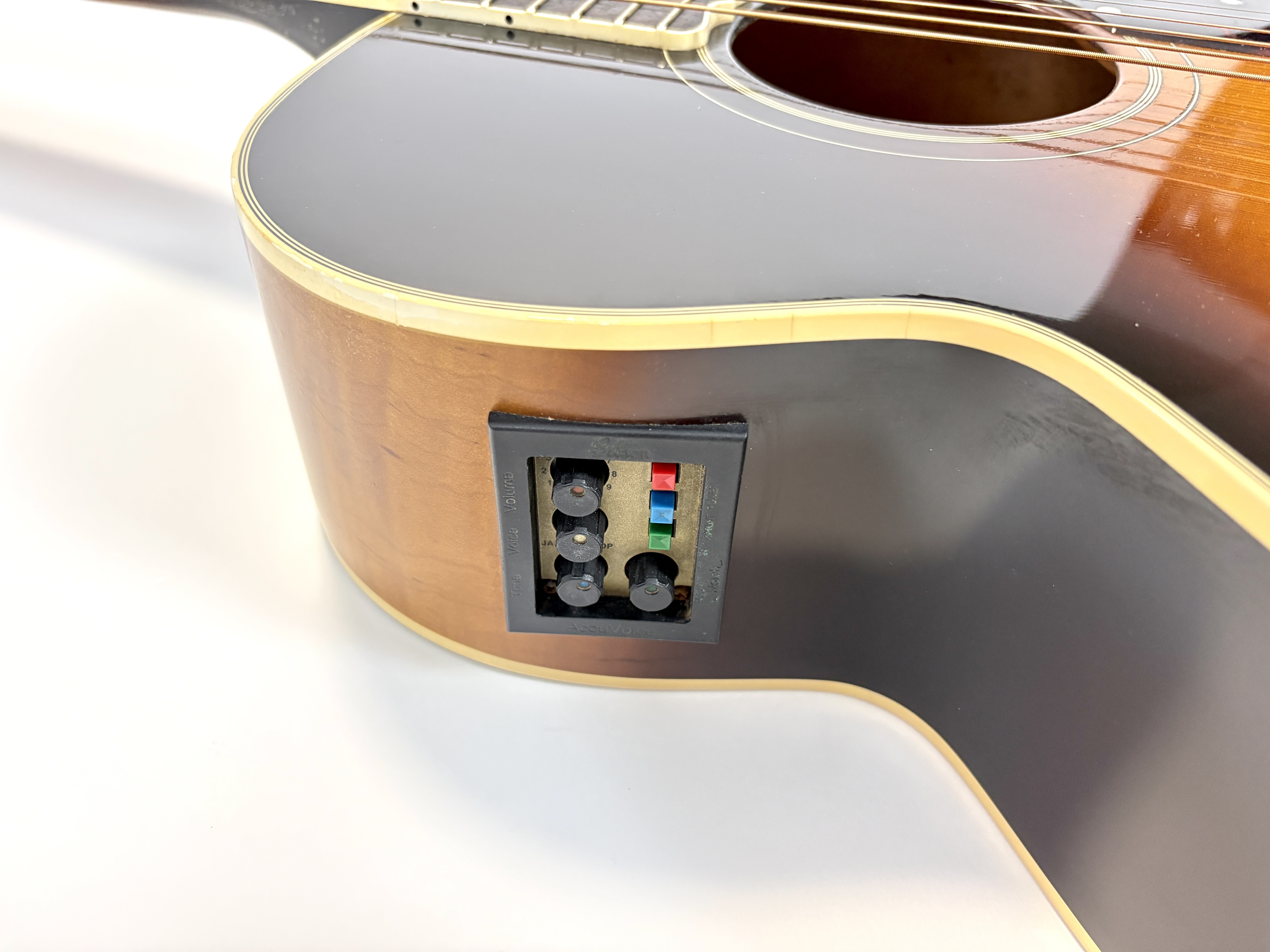 Gibson J-200 Standard (74900)