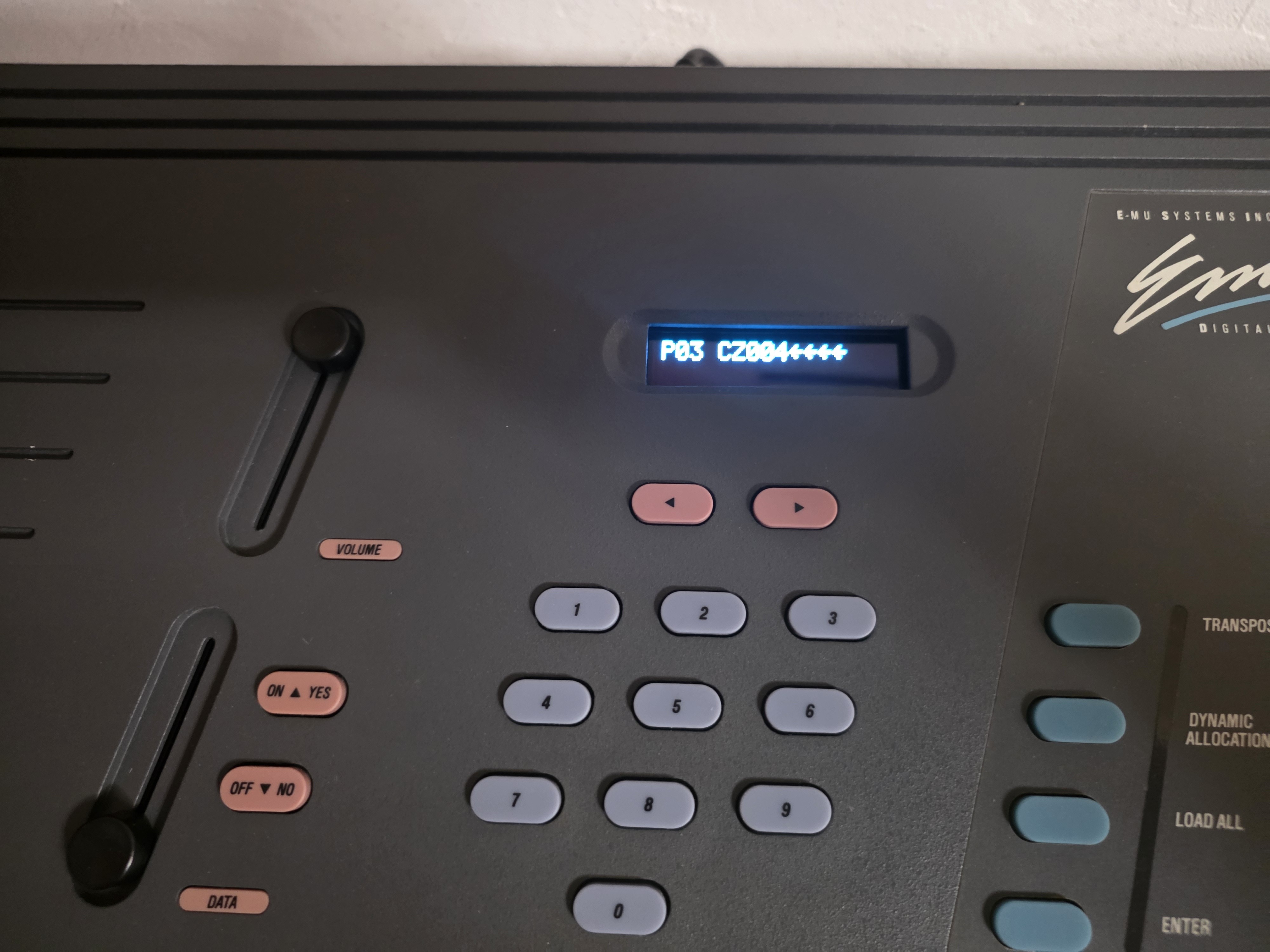 E-MU Emax (2471)