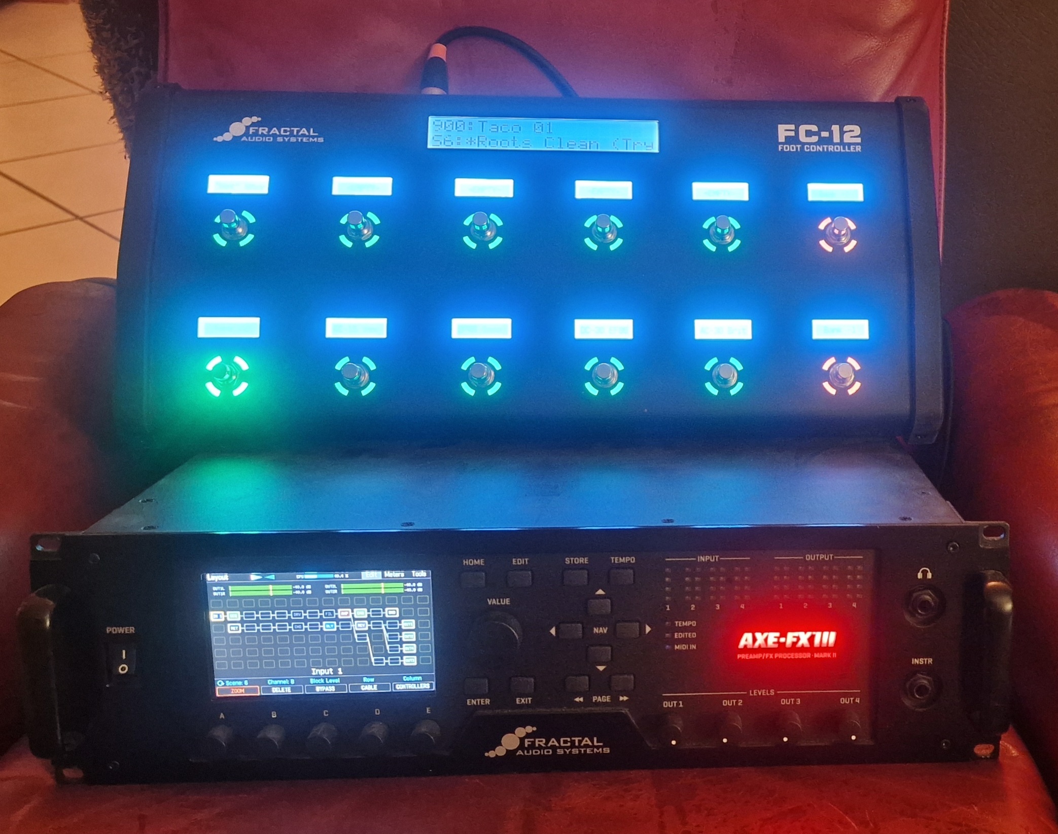 Vends Fractal Audio Axe-Fx III Turbo avec Pédalier FC12
