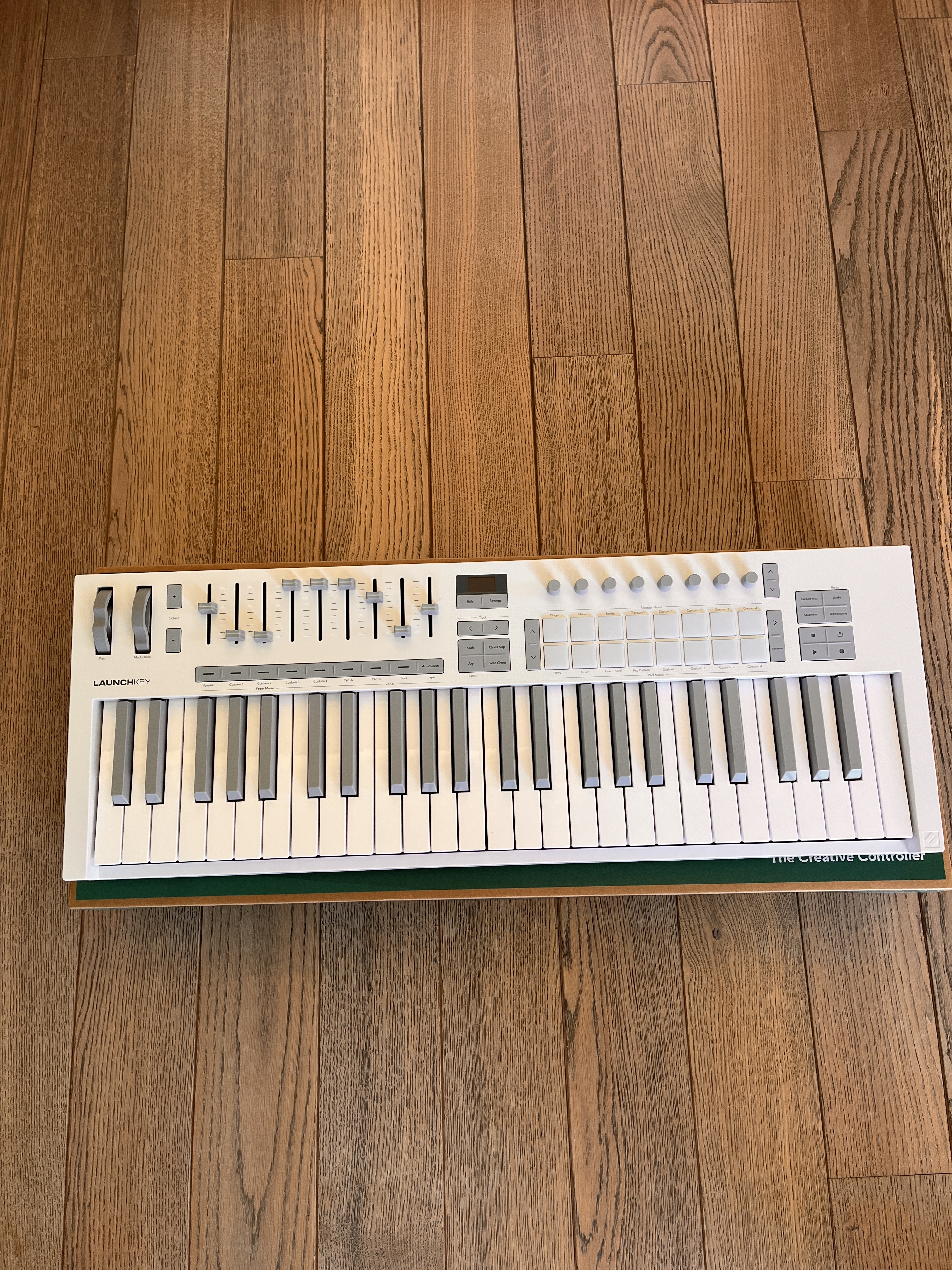 Vends clavier Launchkey 49 MK4 Blanc