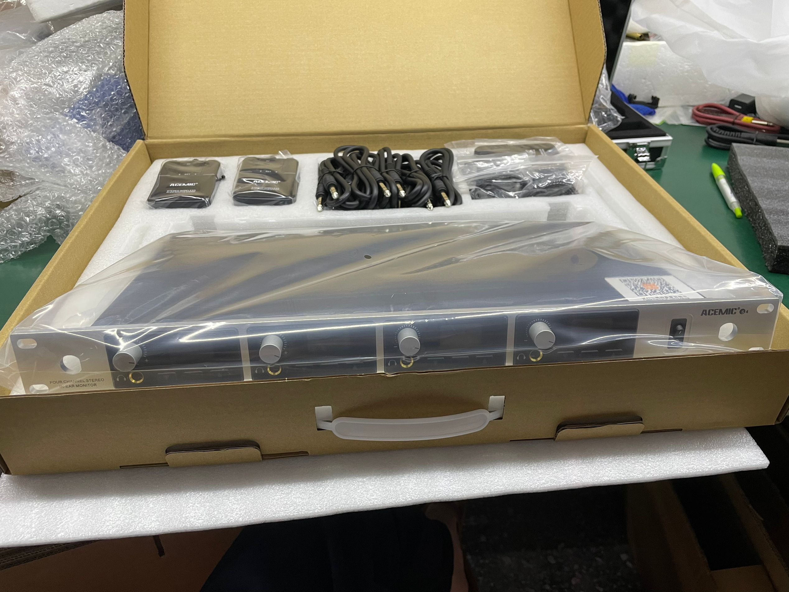 Acemic Système de monitoring S4 HF stéréo 4 canaux (62598)