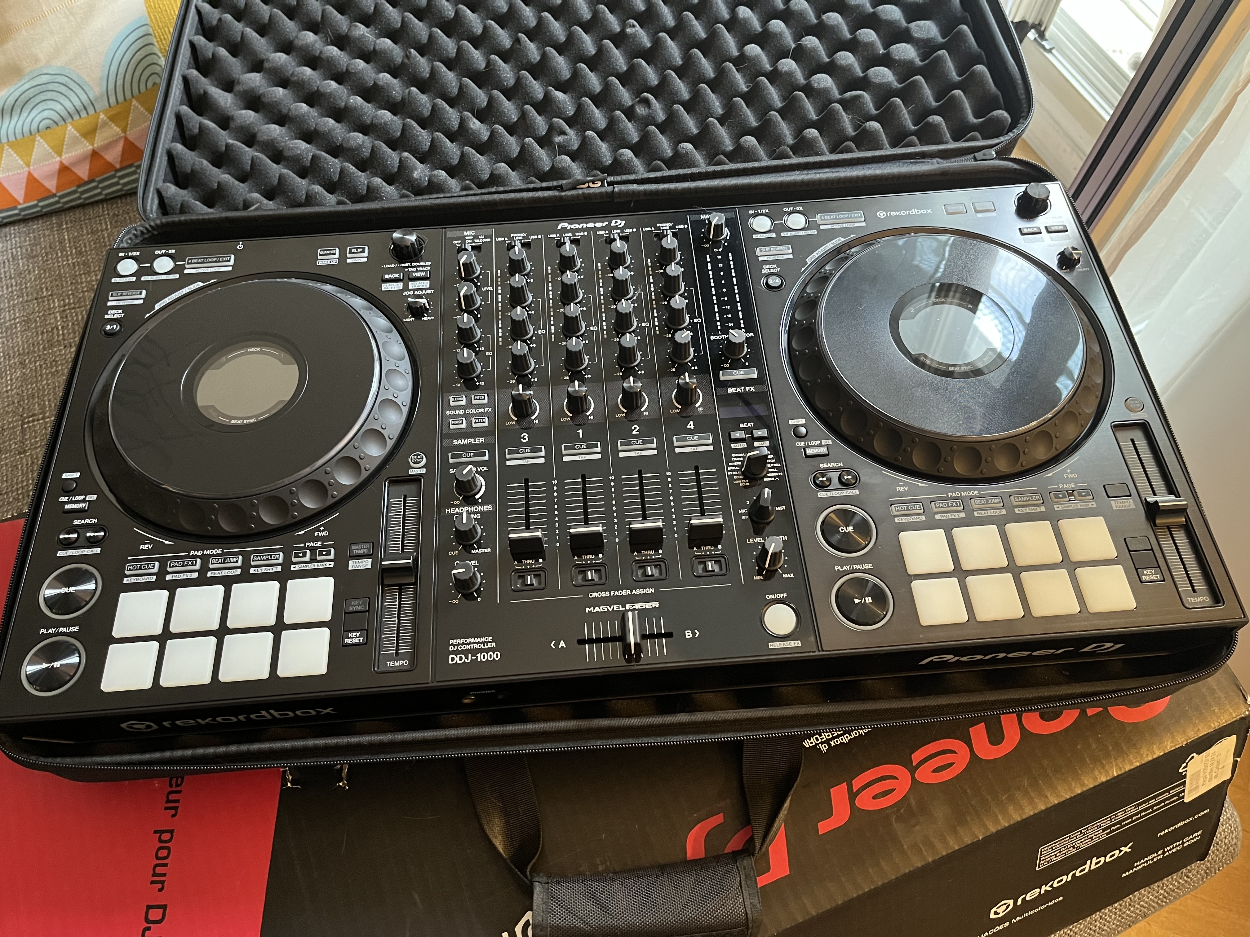 Vends Pioneer DDJ-1000 + Sac UDG