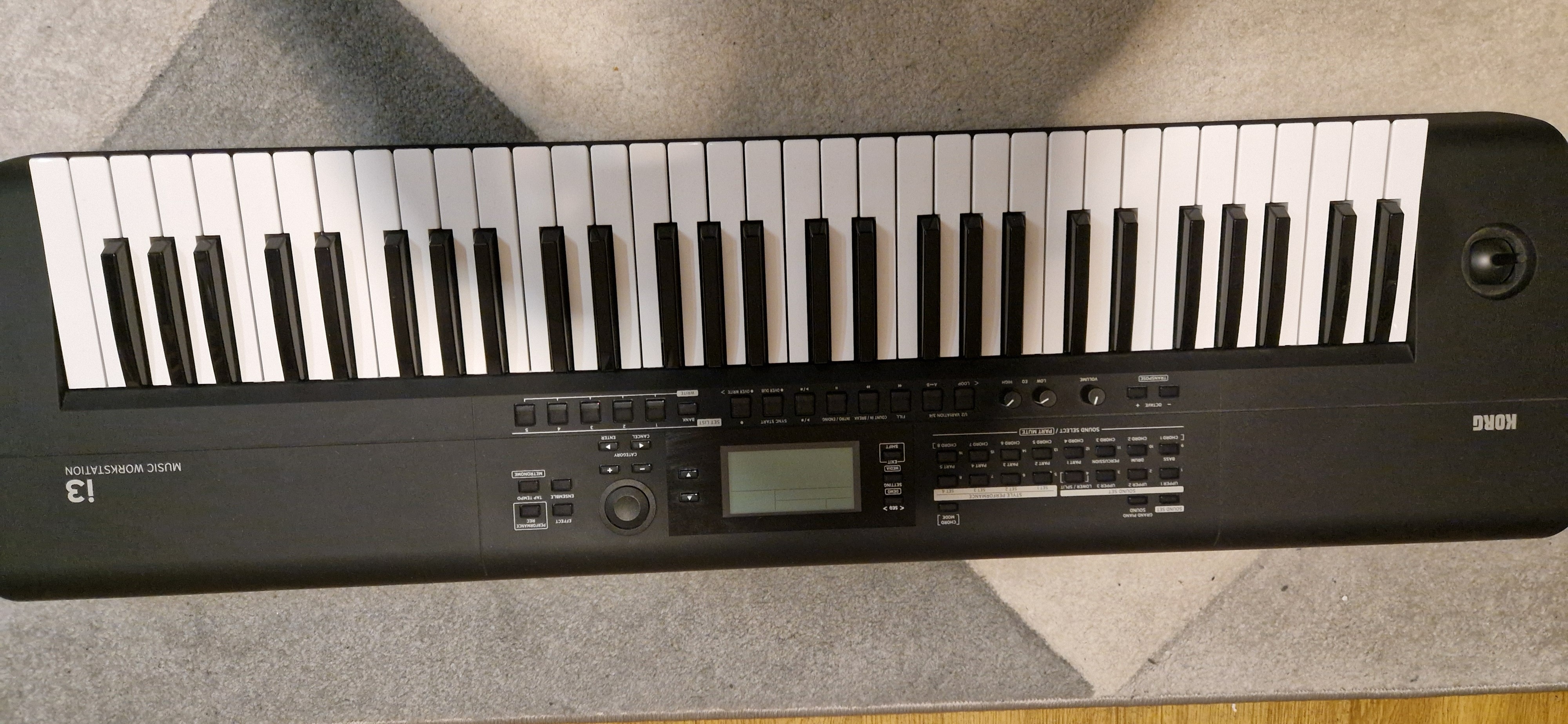 Vends KORG I3 250.00 EUROS
