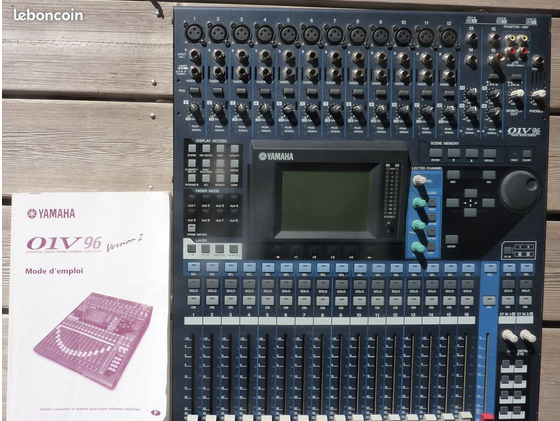vends console yamaha 01V96  V2 