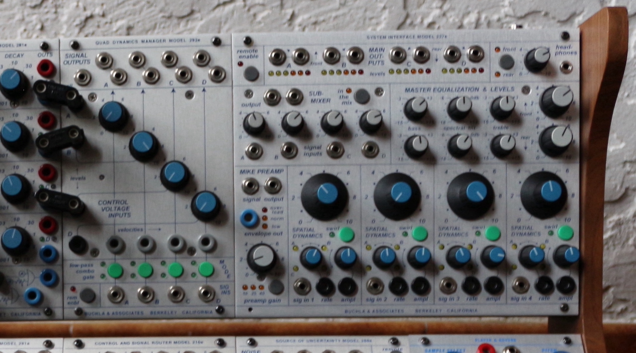 05 - Buchla 200e