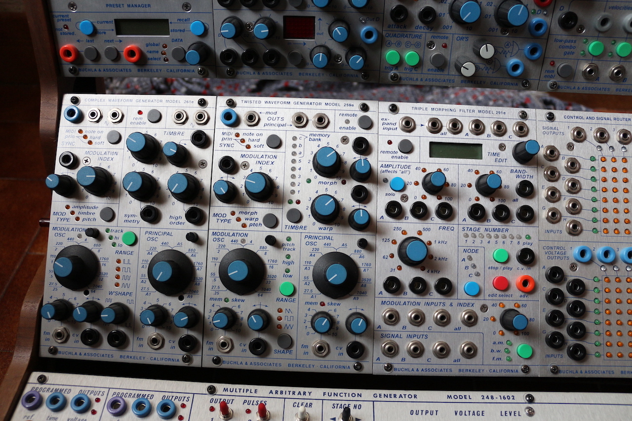06 - Buchla 200e