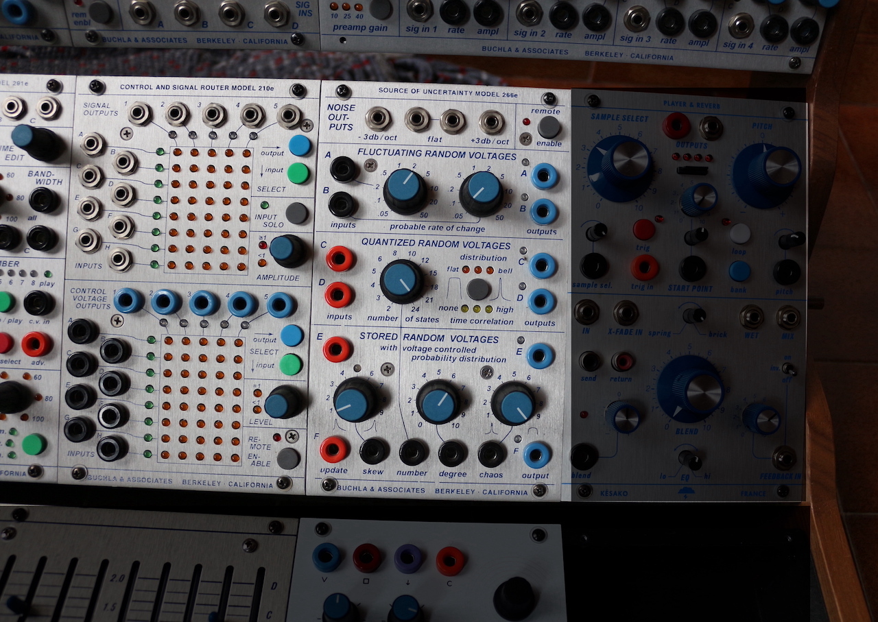 07 - Buchla 200e