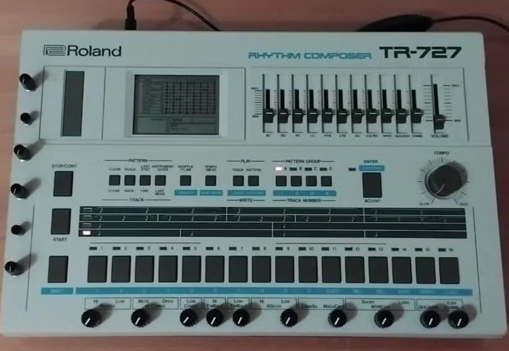 Roland TR 727
