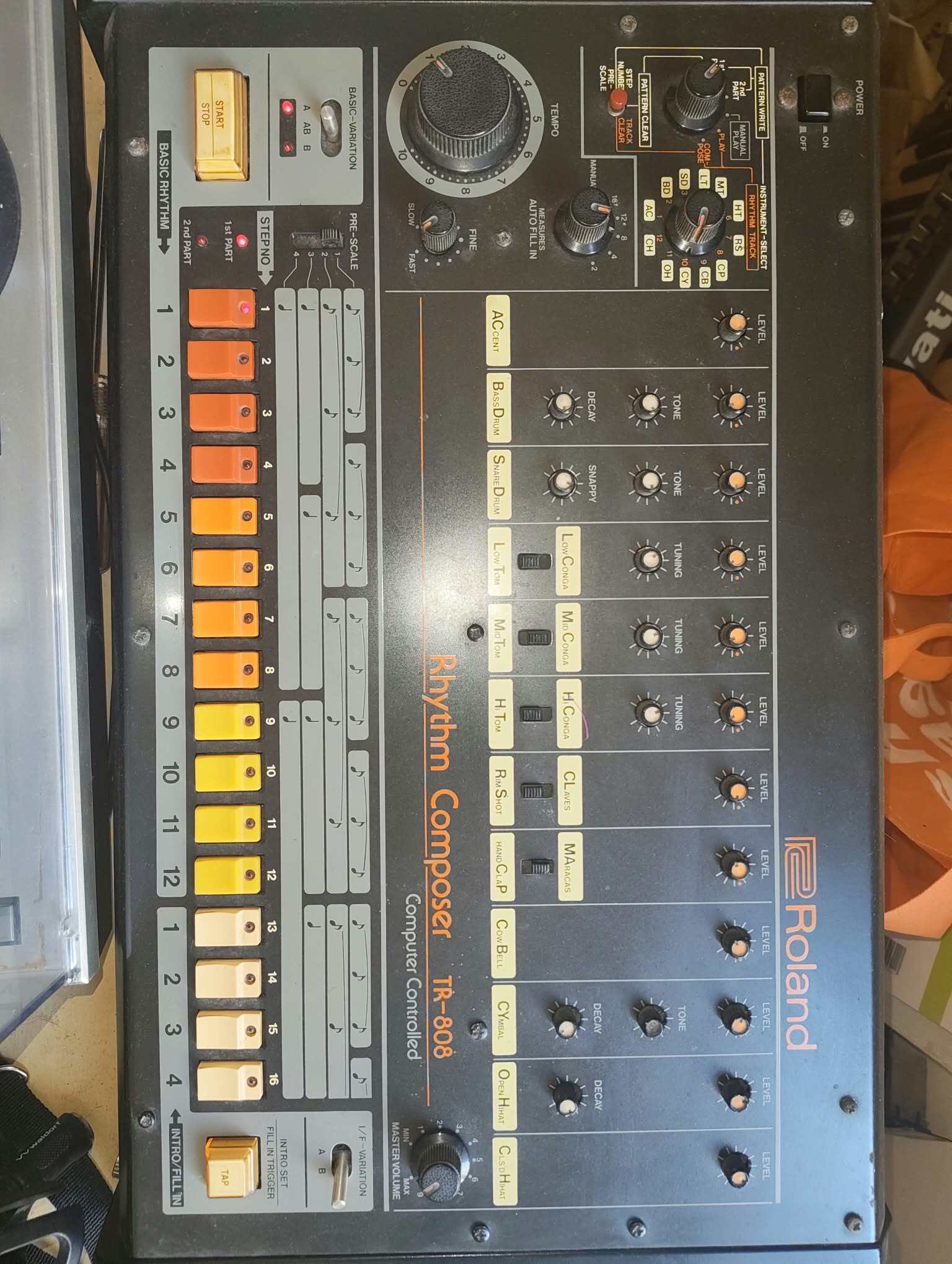Vend Tr-808 (midifiée)