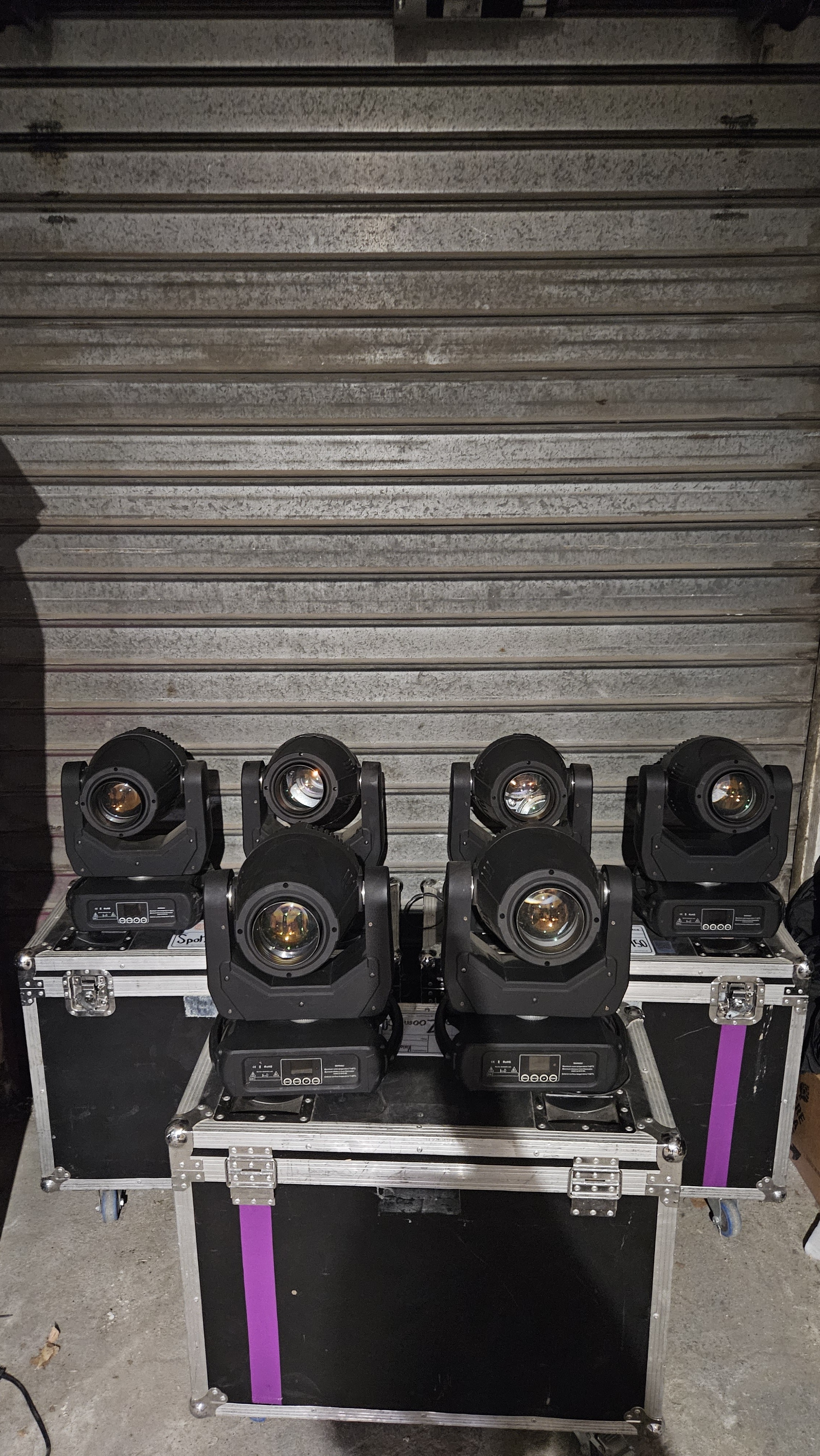 Lot 6 Lyres spot 150W ZOOM