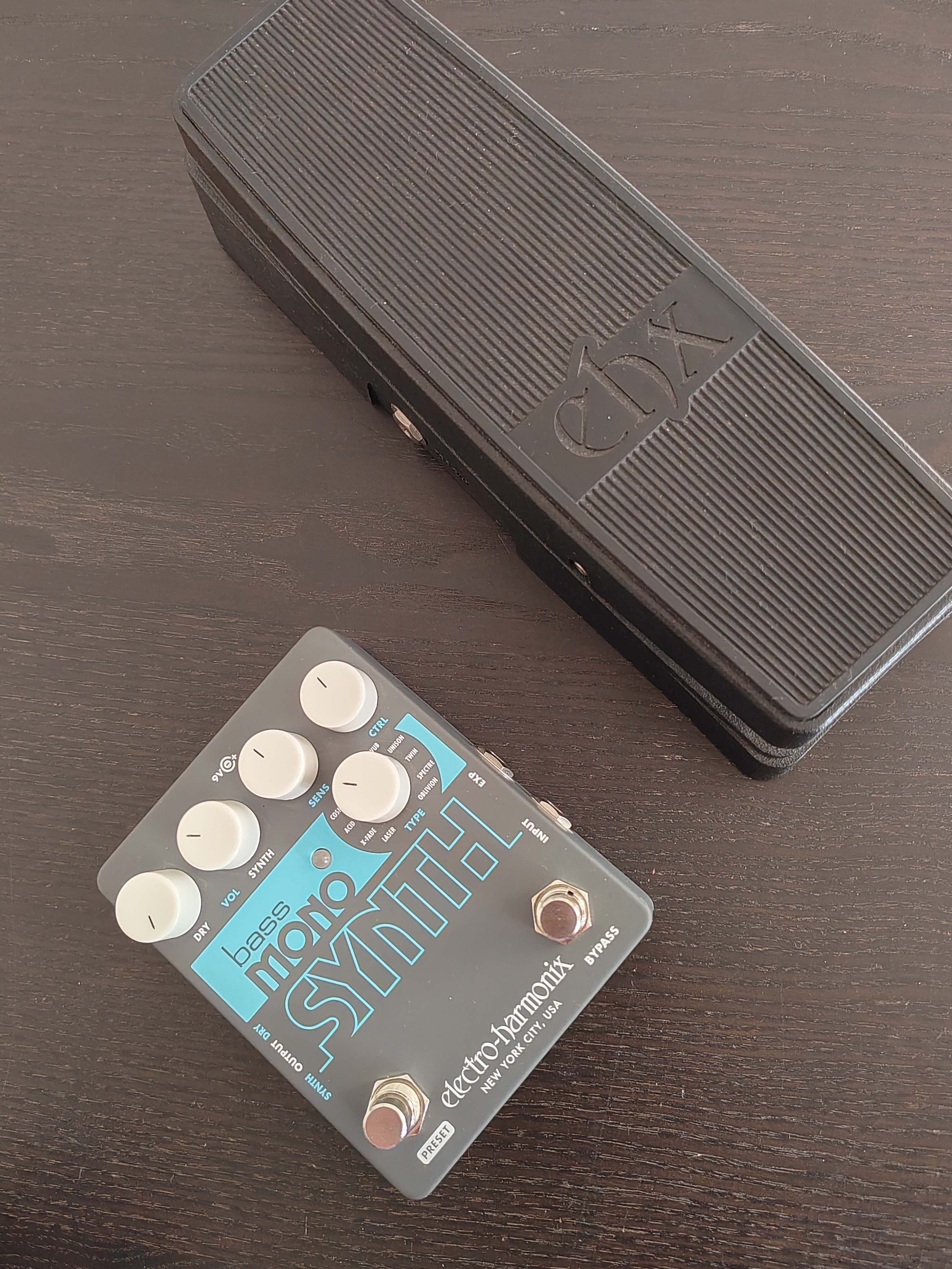 Vends Bass Mono Synth + pédale d'expression