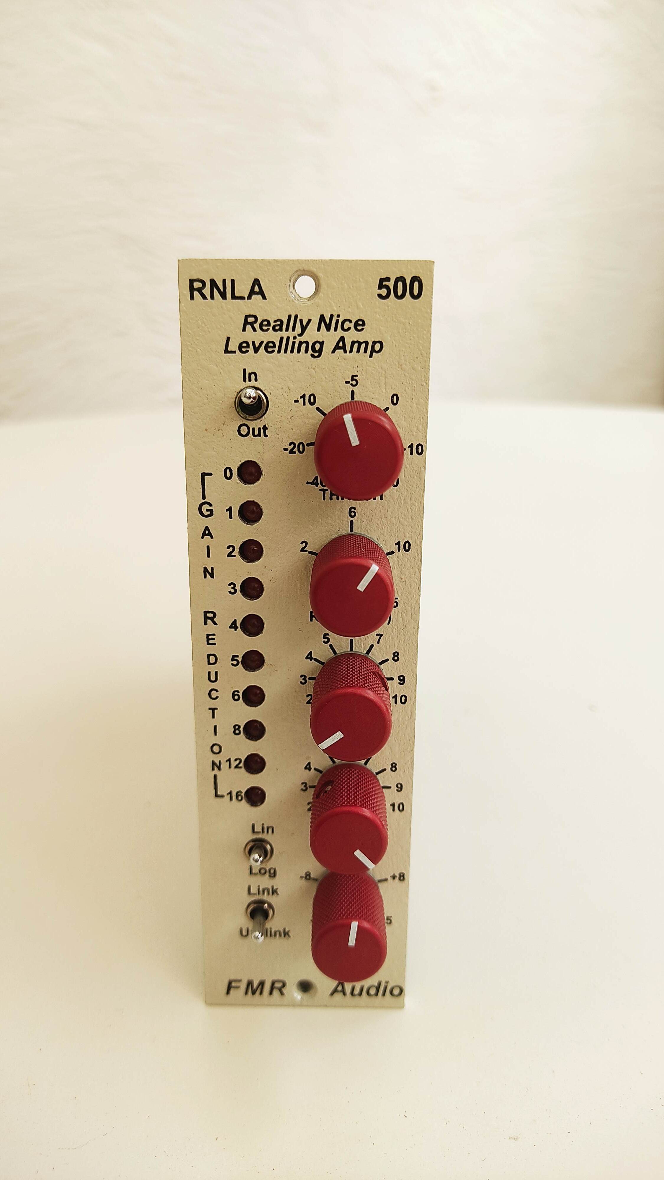 FMR Audio RNLA500 Really Nice Leveling Amplifier  (Révisé en super état) 