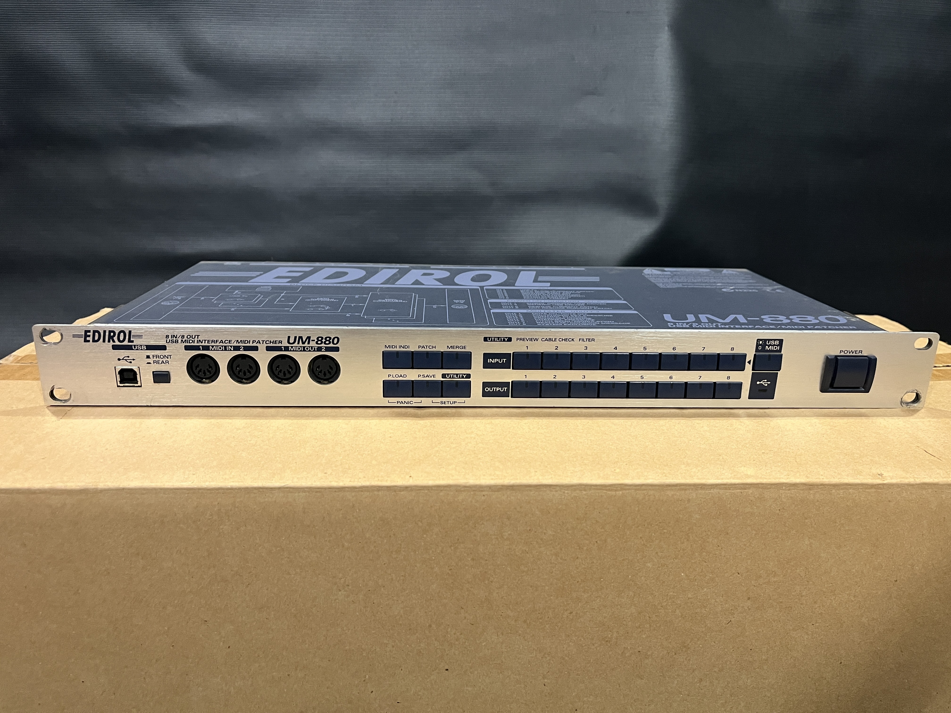 Edirol UM-880 (77723)