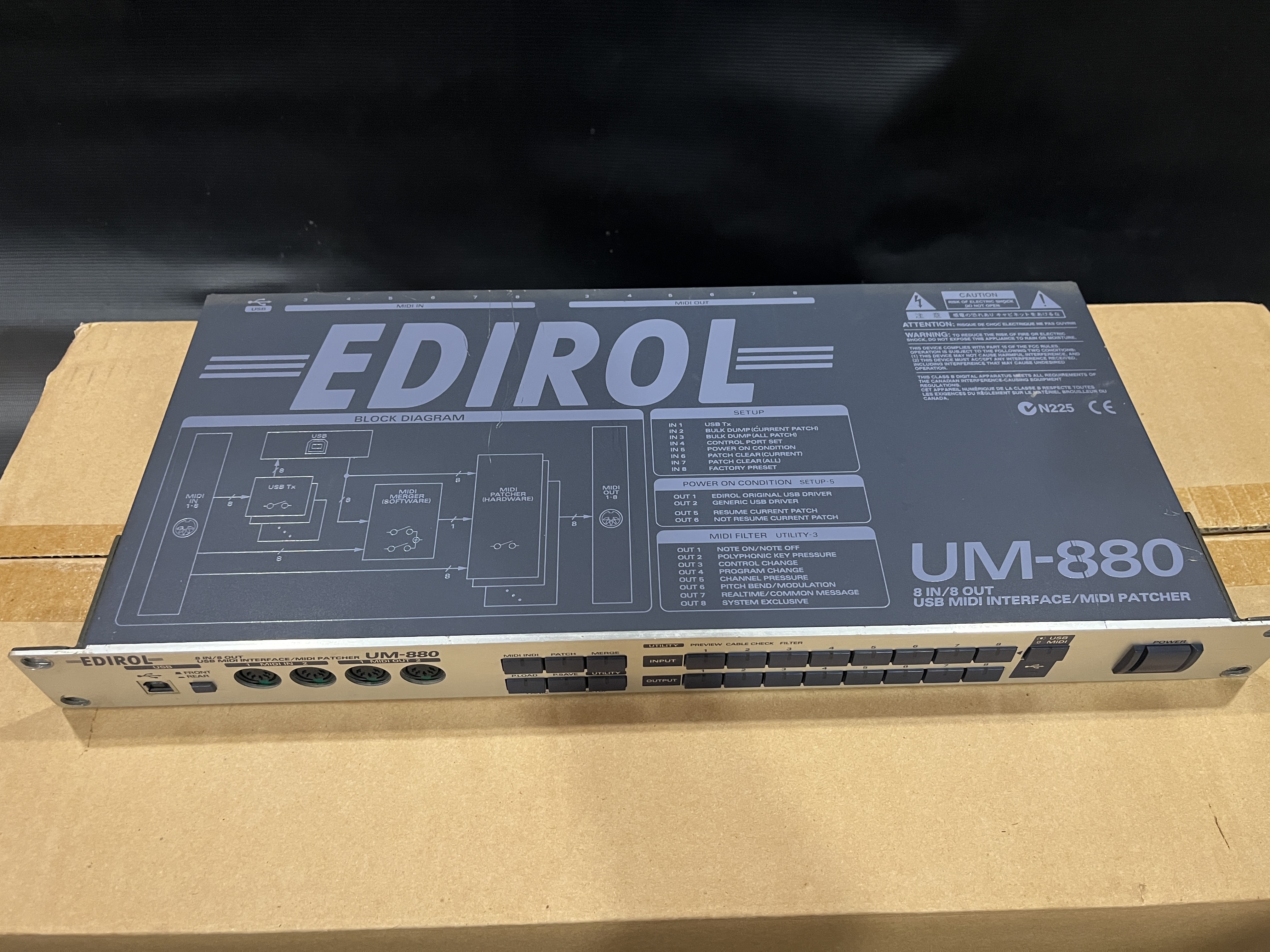 Edirol UM-880 (48409)