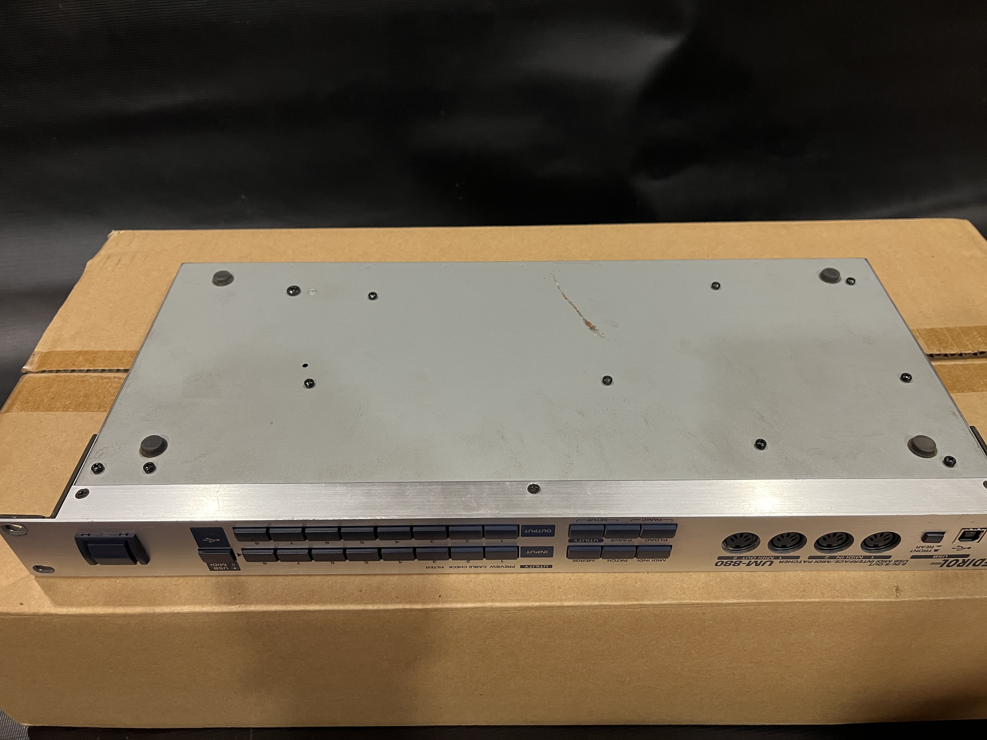 Edirol UM-880 (11134)
