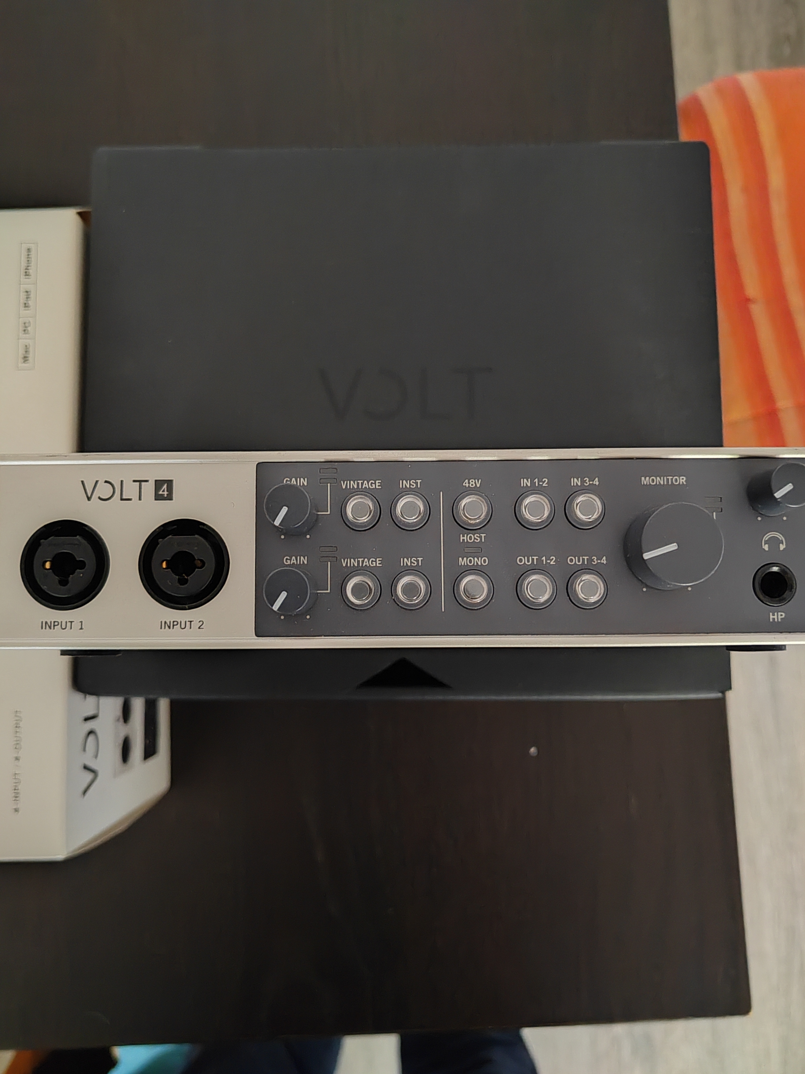 UA Volt4 02