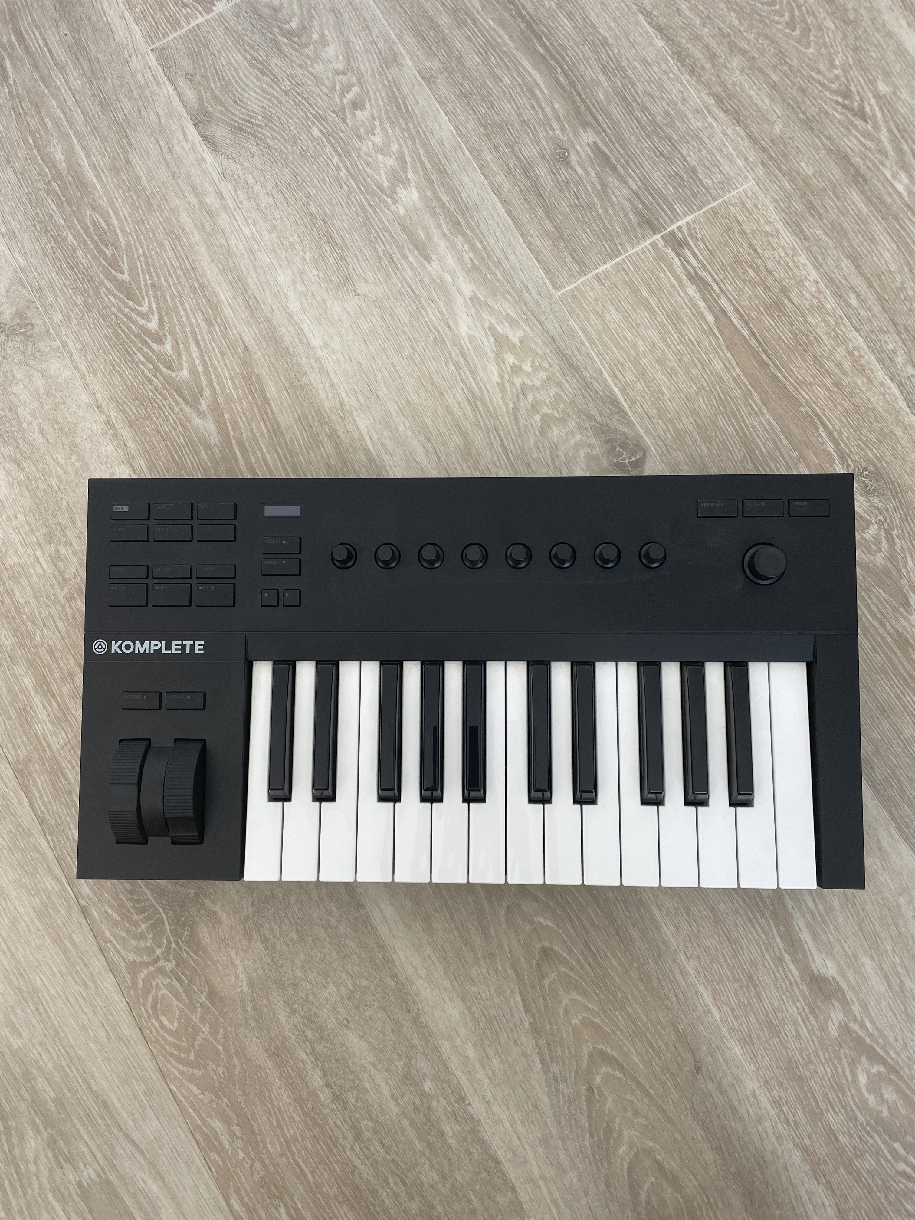 Komplete Kontrol A25