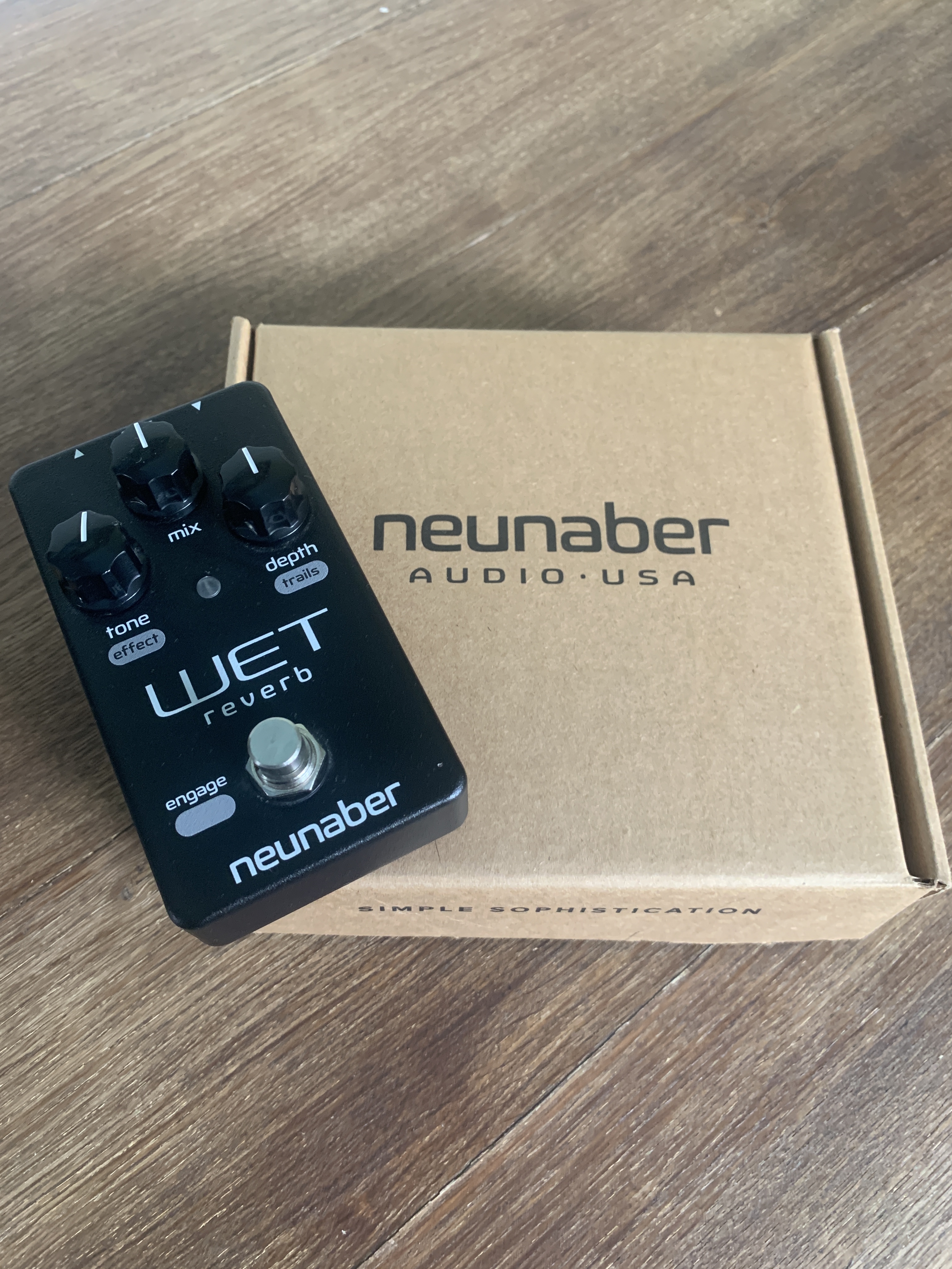 Vends Neunaber Wet Reverb V5 en très bon état.