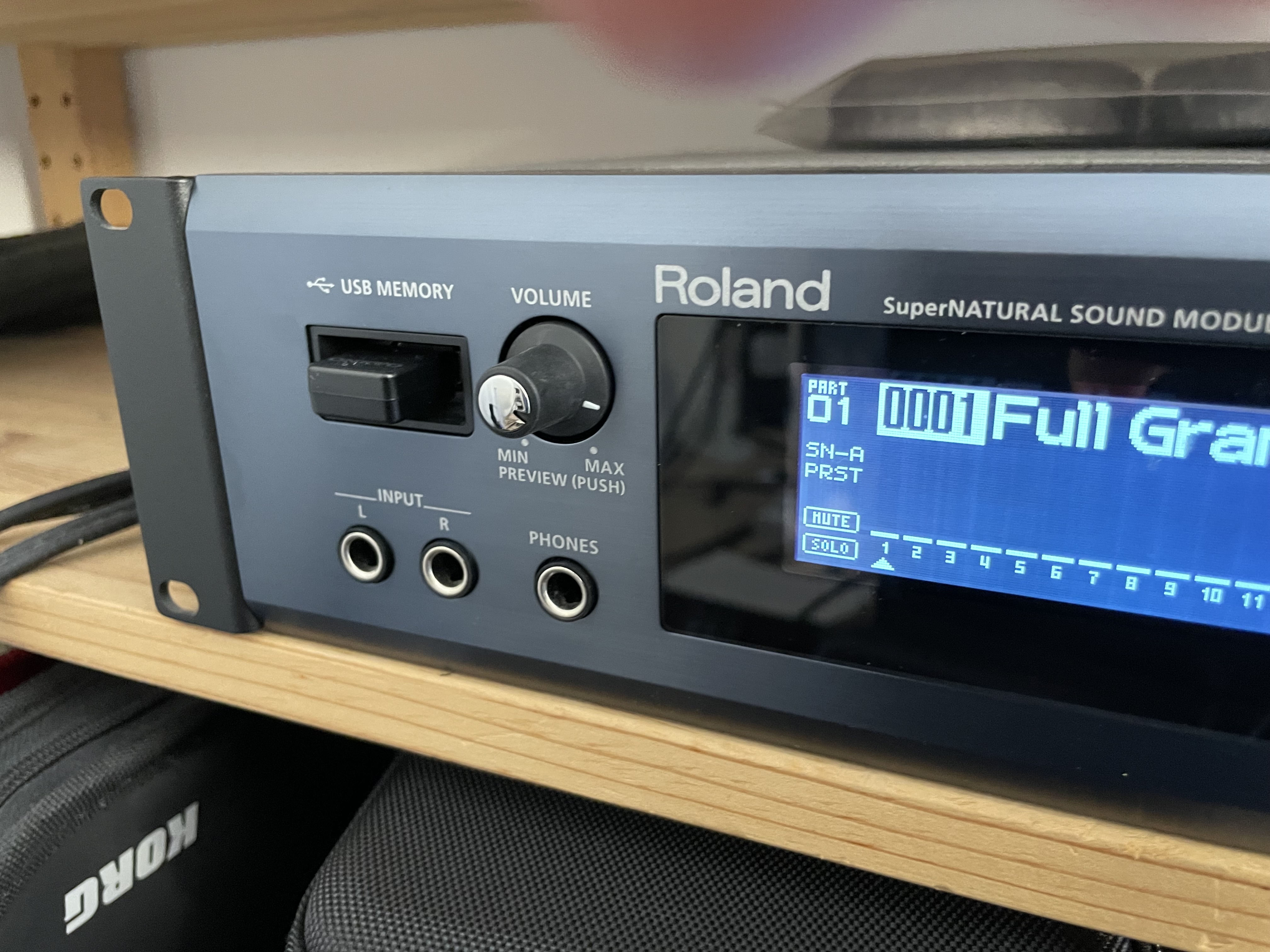 Roland INTEGRA-7 + Clé WIFI UWF-1