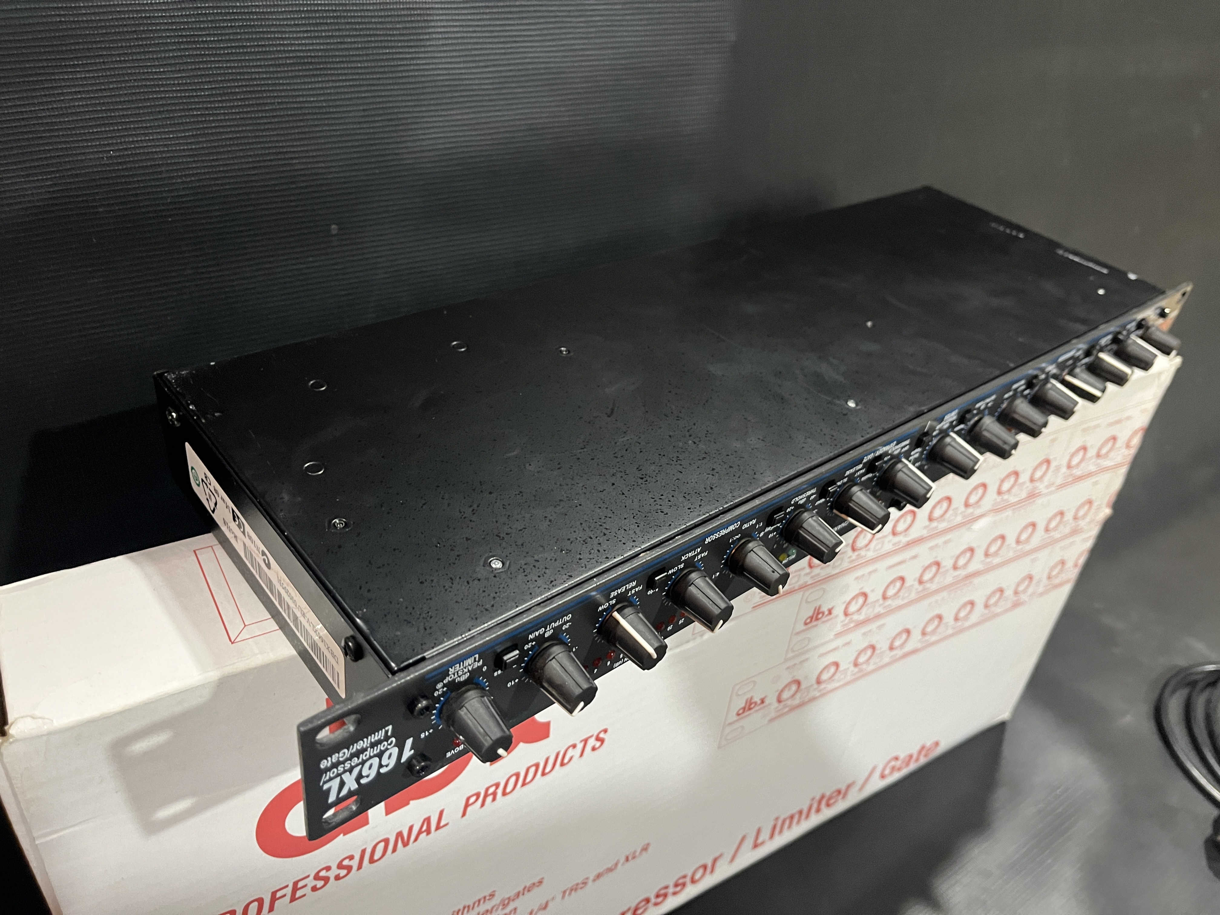 dbx 166XL (73924)