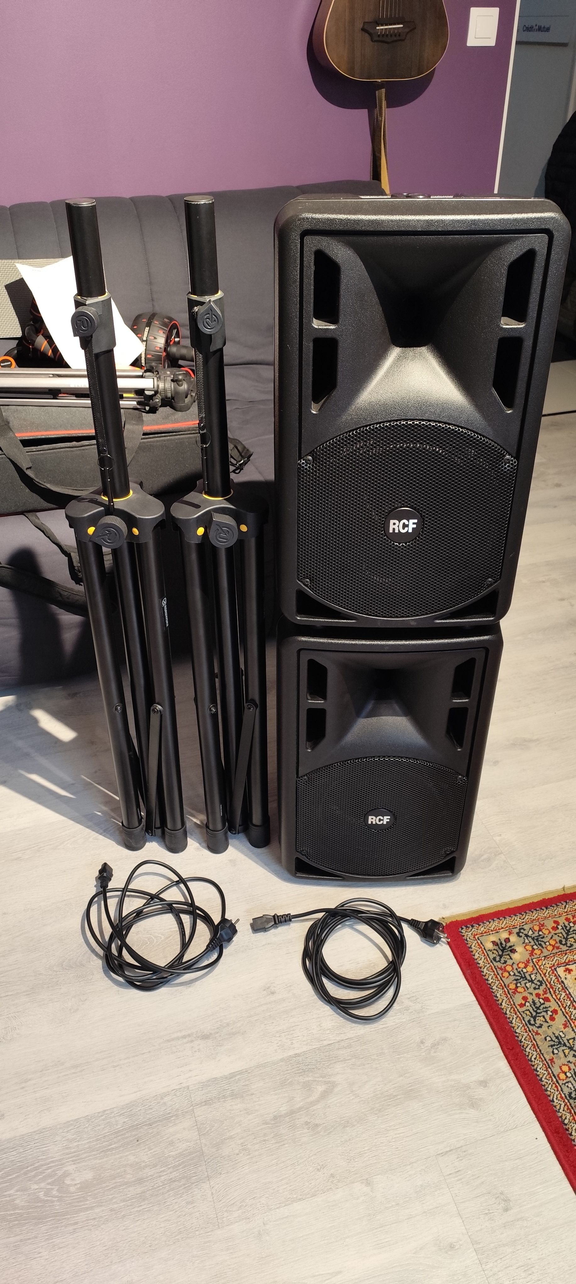 Paire de RCF art 310 MK3 avec 2 pieds alu suspension pneumatique 