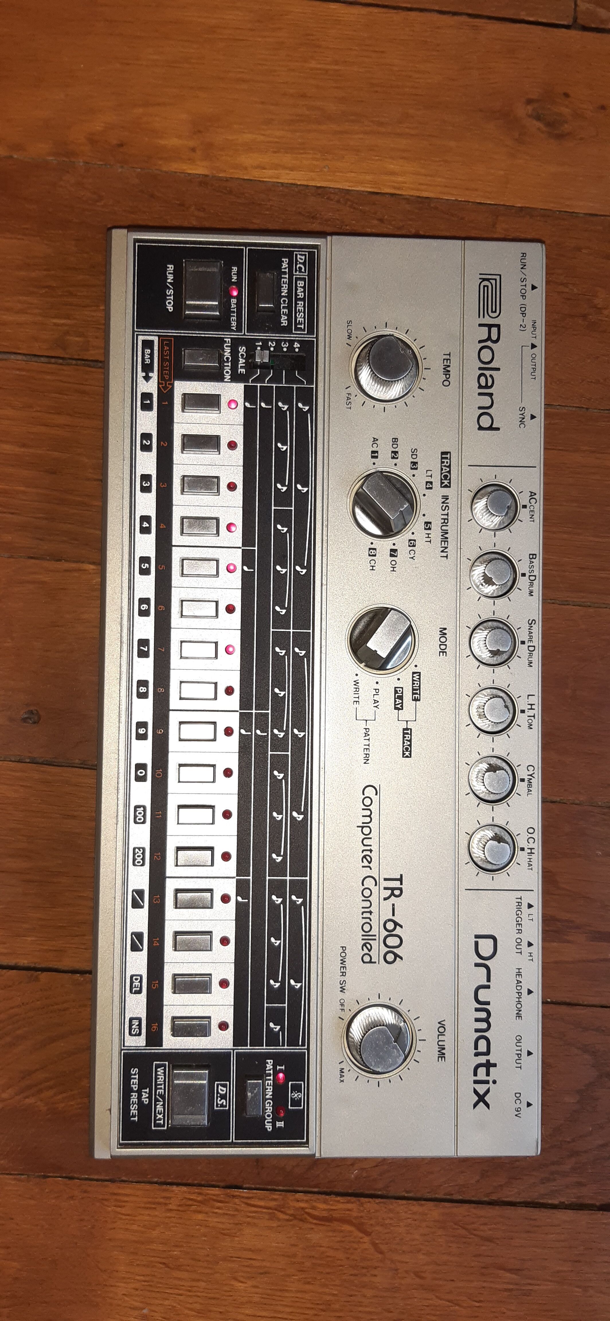 Vends boîte à rythme Roland TR-606