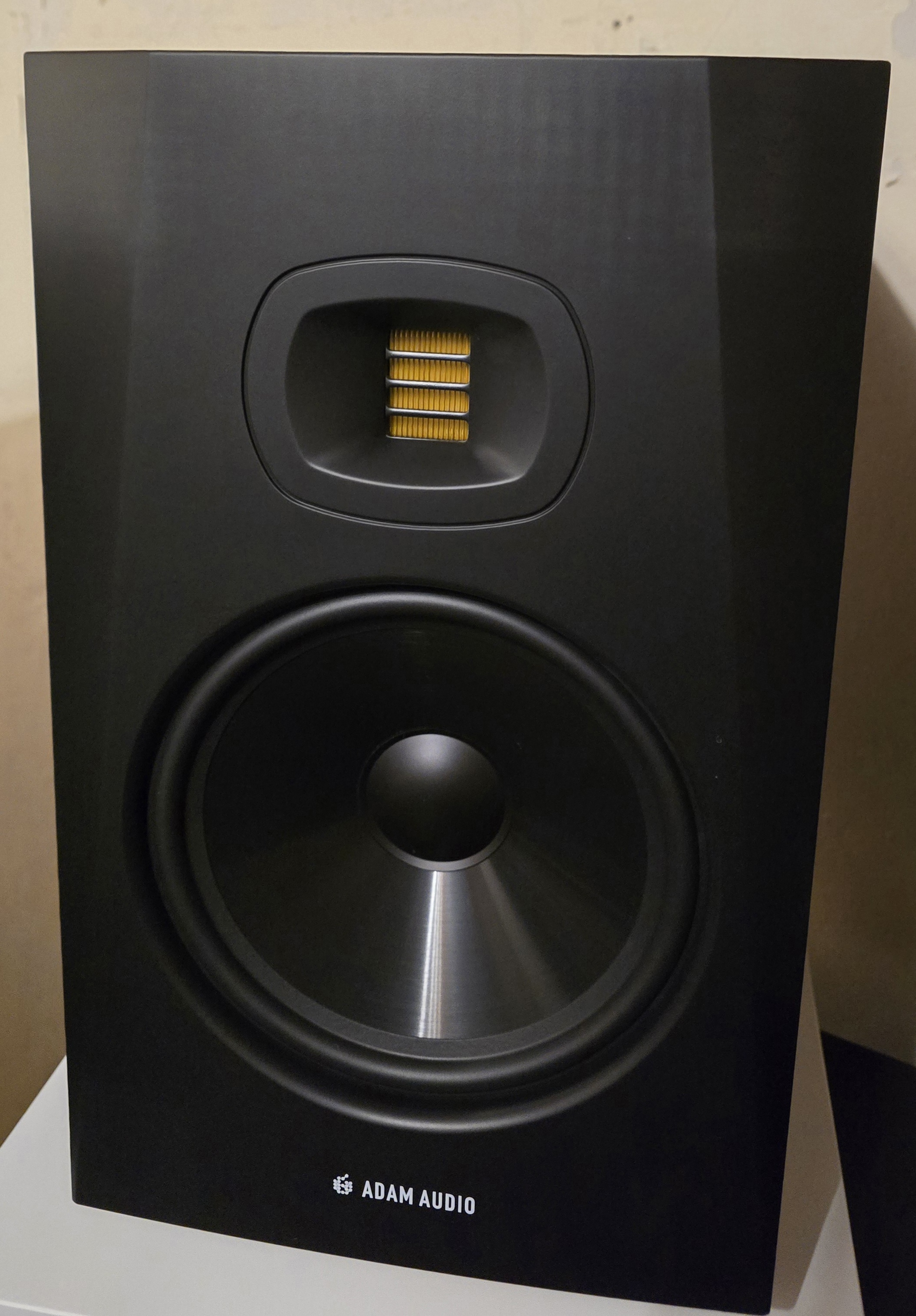 ADAM Audio T8V (27574)