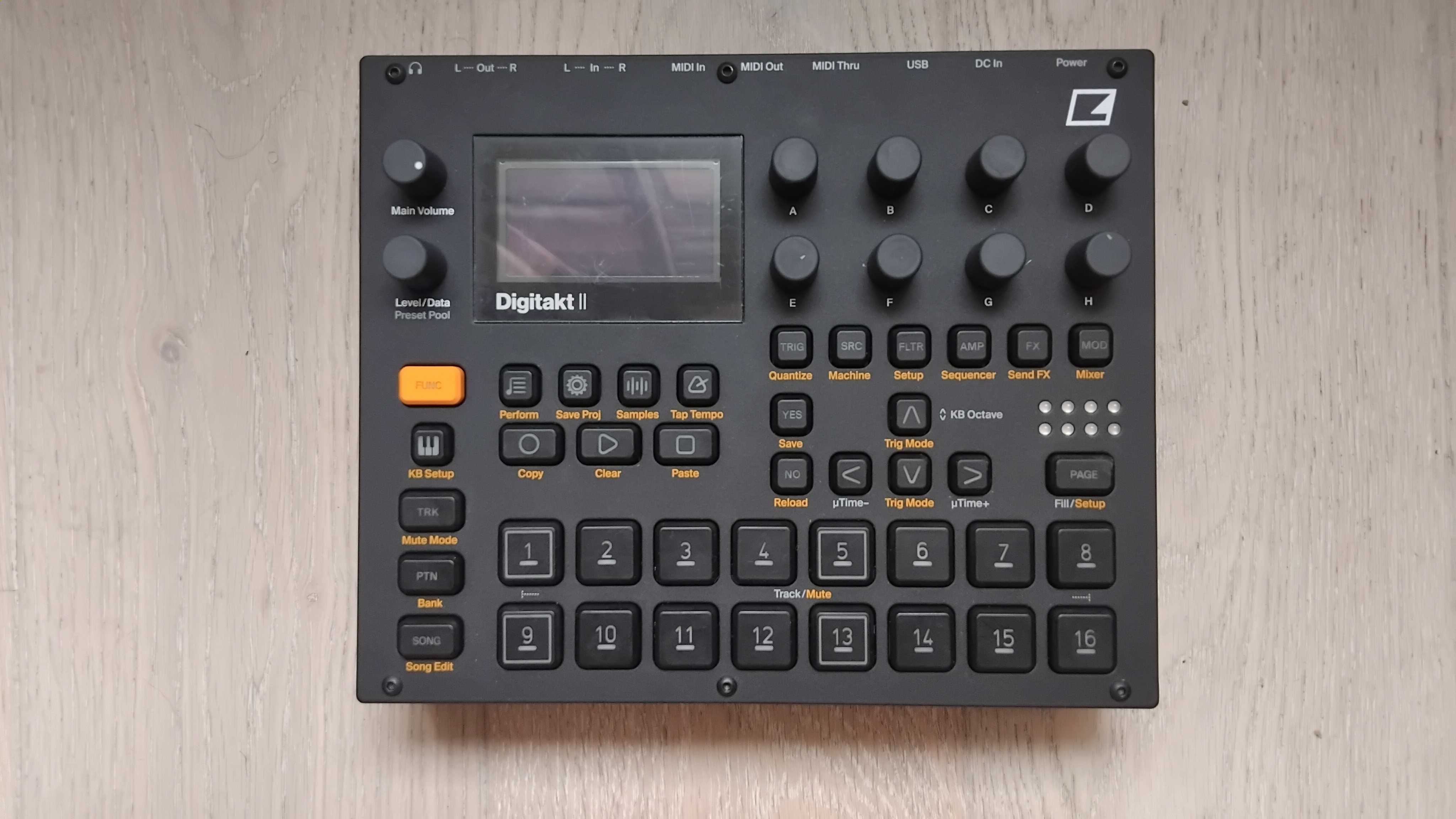 Digitakt 2 - état impeccable - utilisé une vingtaine d'heure