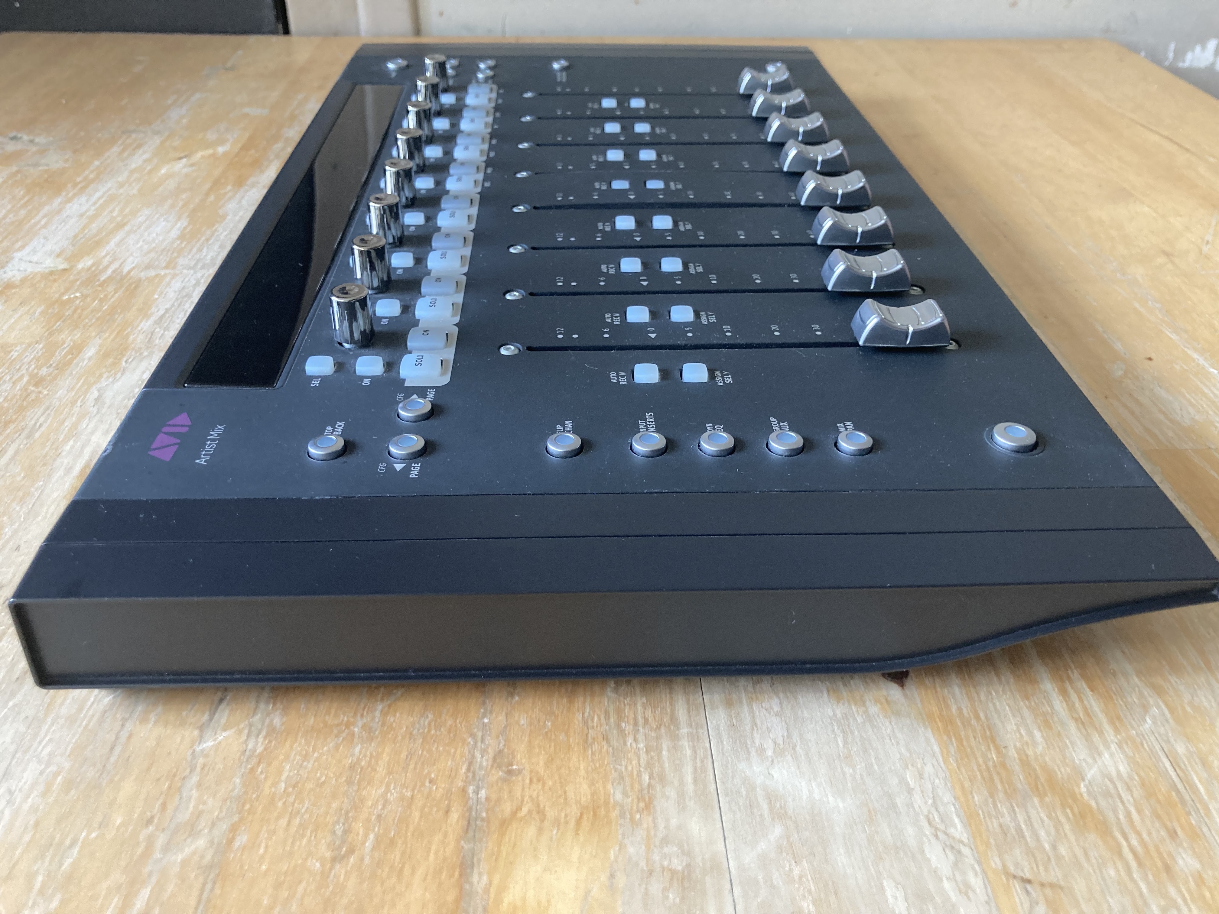 Avid Artist Mix v2 (88368)