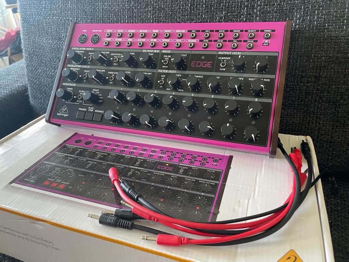 Behringer Edge parfait etat et complet avec boite. 