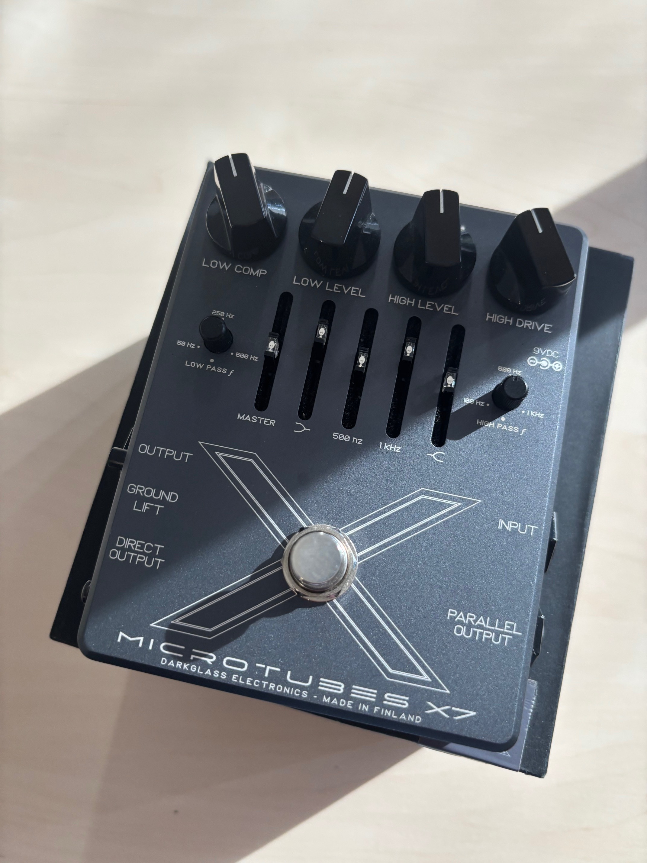 Vends Darkglass Microtbues X7 en Tbe
