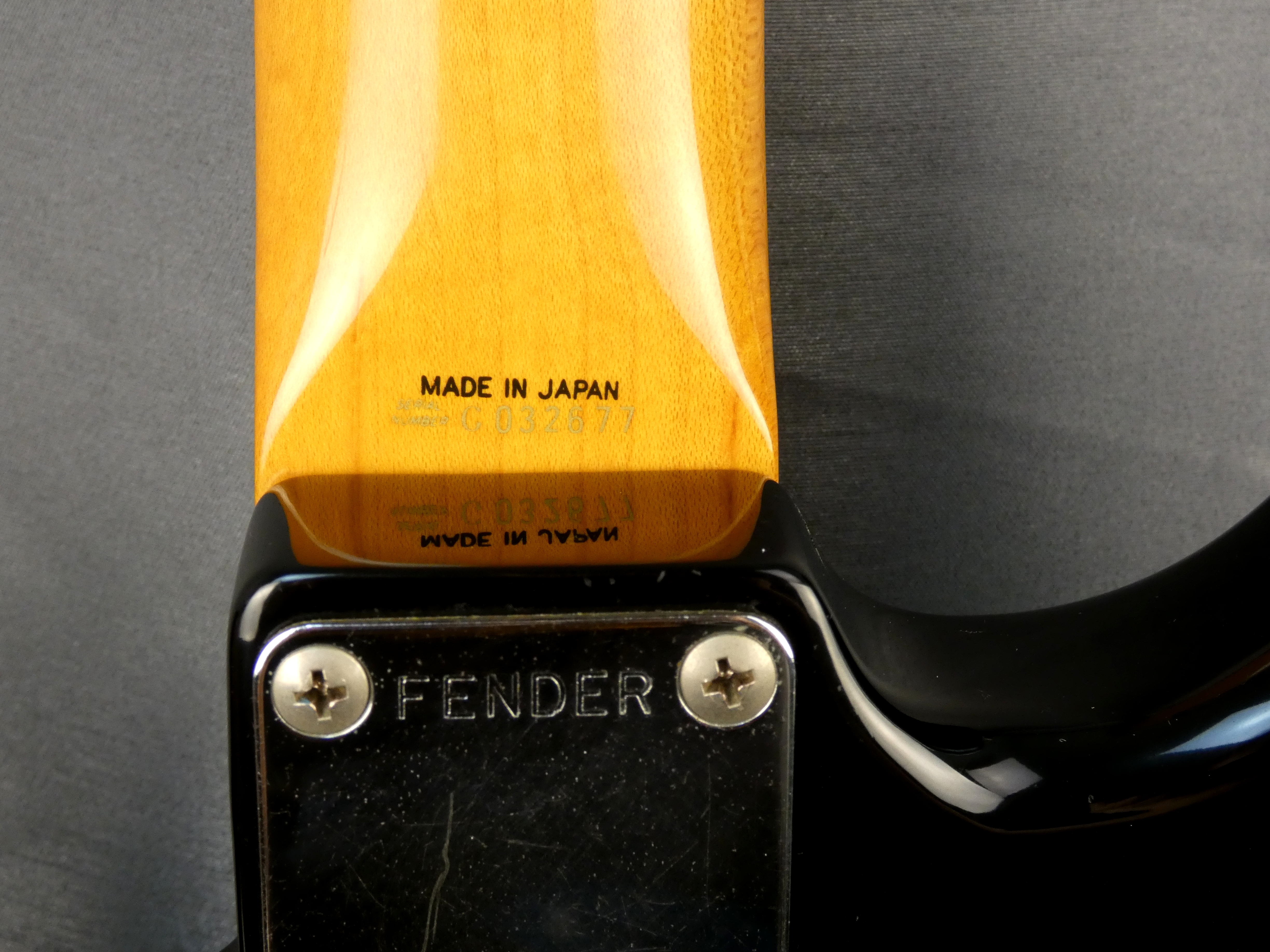 fender stratocaster ST62 black 1990 japon japan (8)