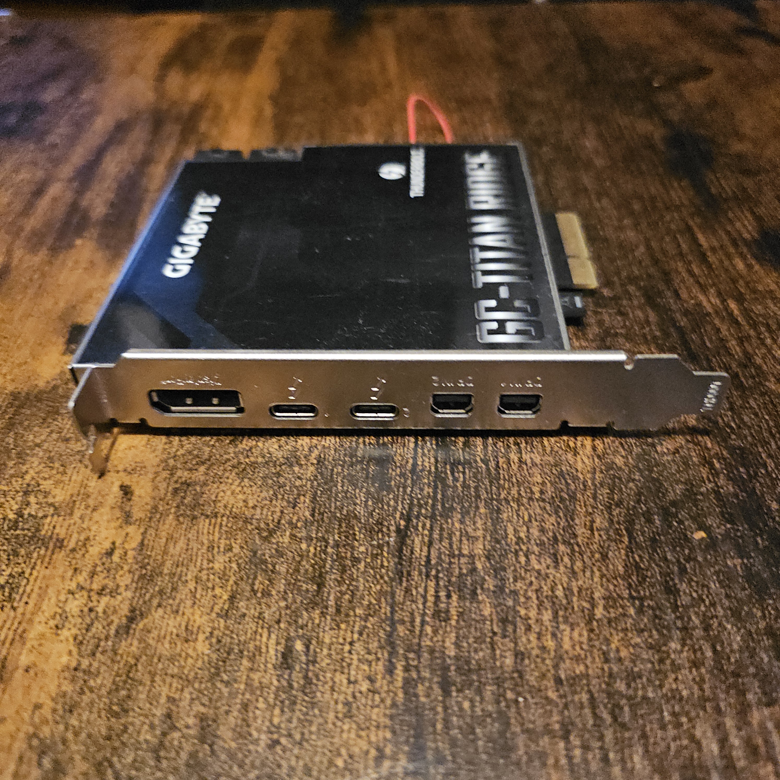 Gigabyte GC-TITAN RIDGE Flashé mac 