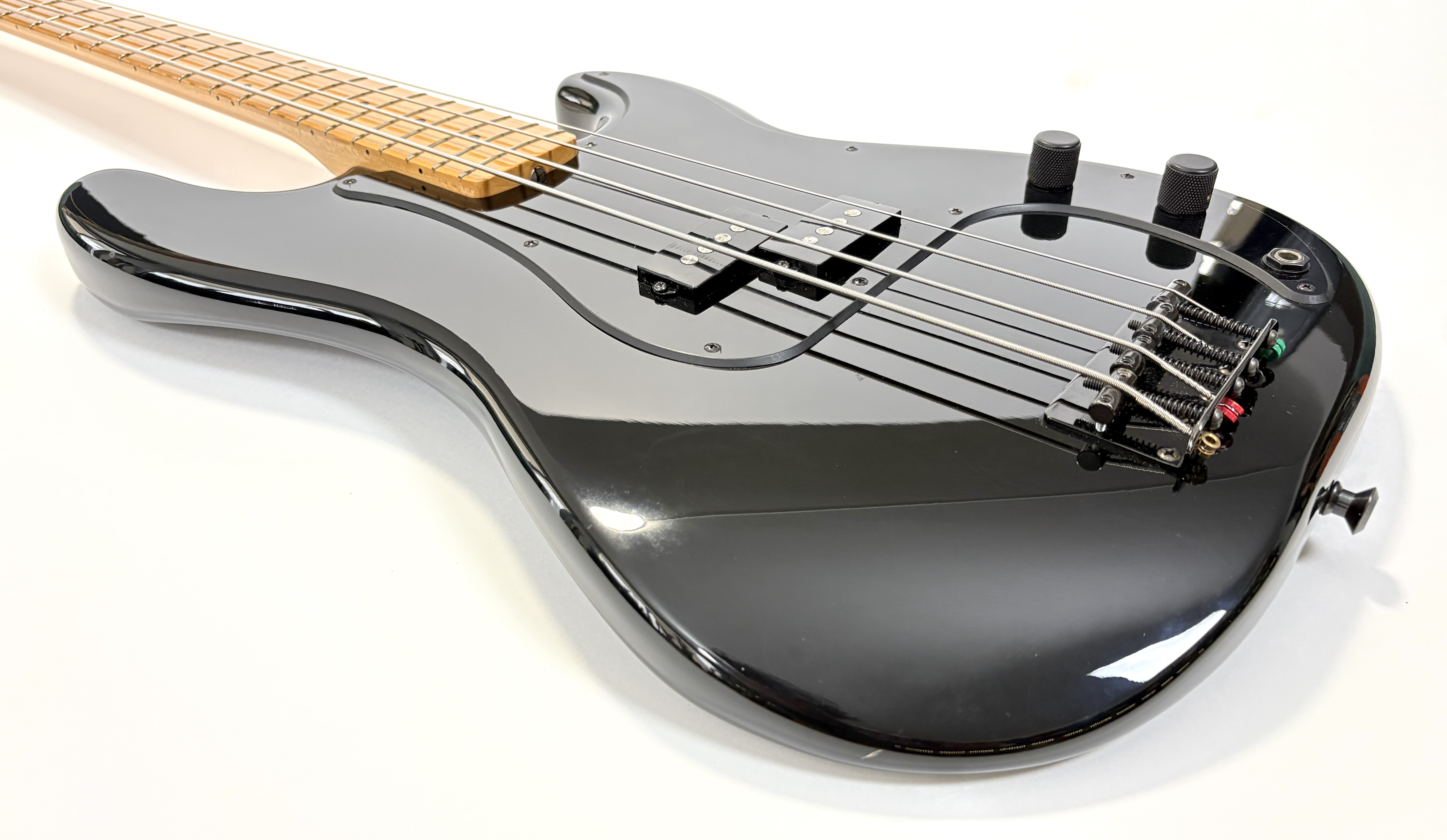 Fender Roger Waters Precision Bass (1710)