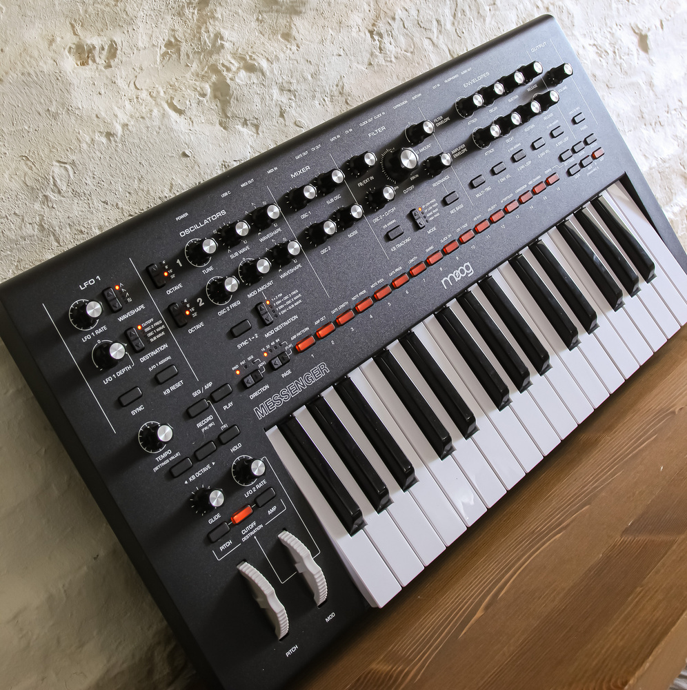 A VENDRE!!! Moog Messenger 