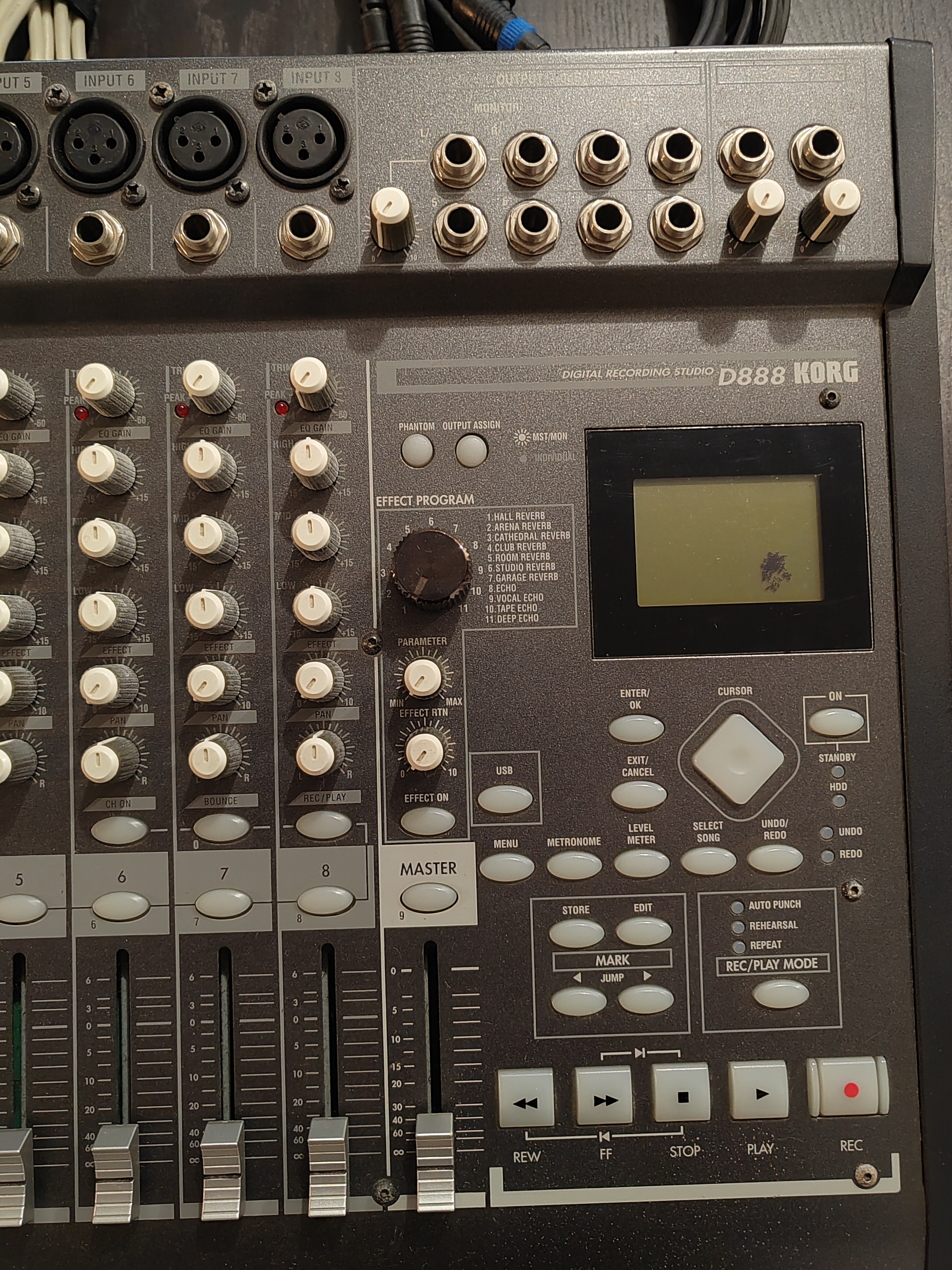 Korg D888 02