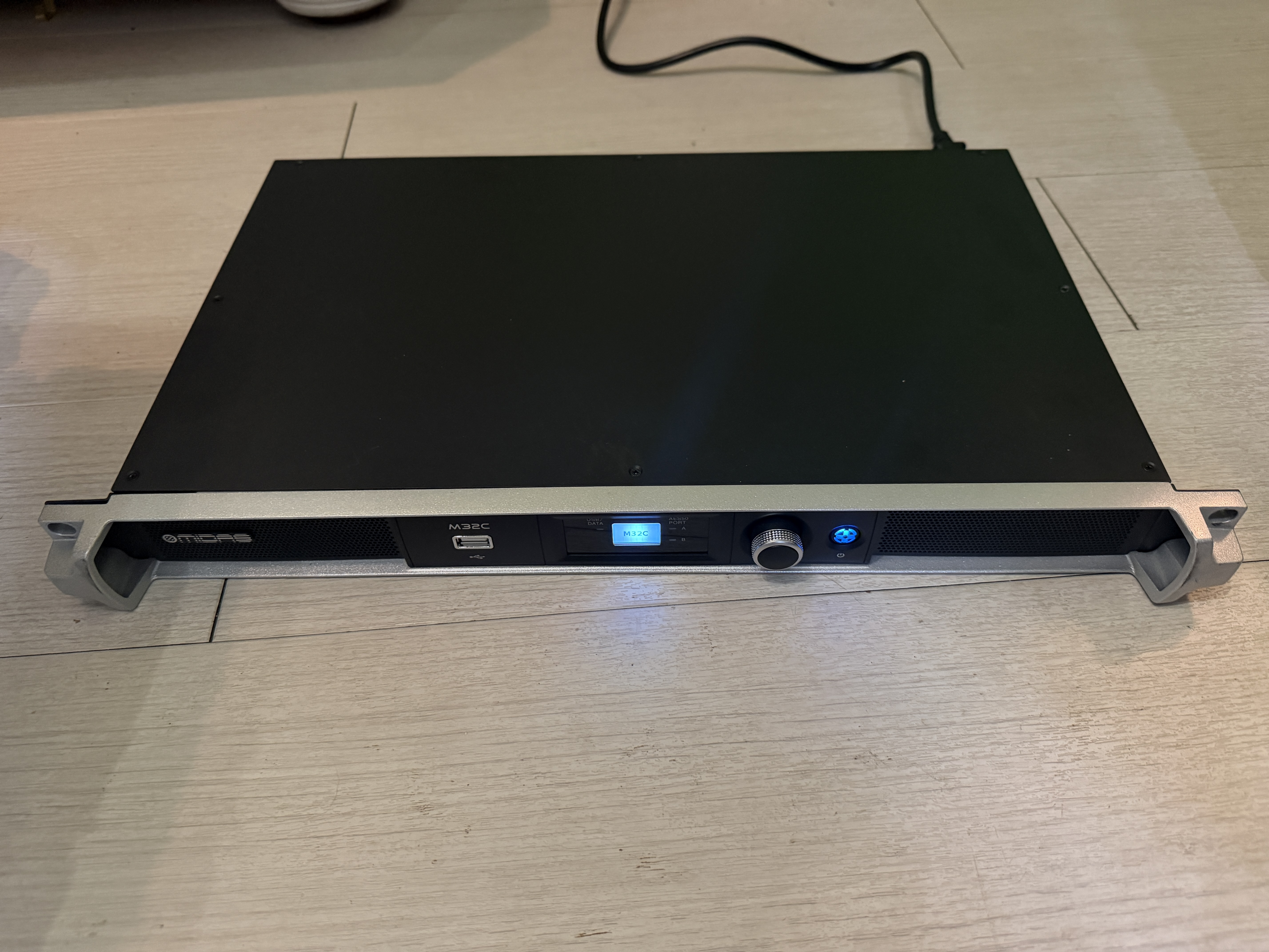 Midas M32C + Waves card DN32 WSG