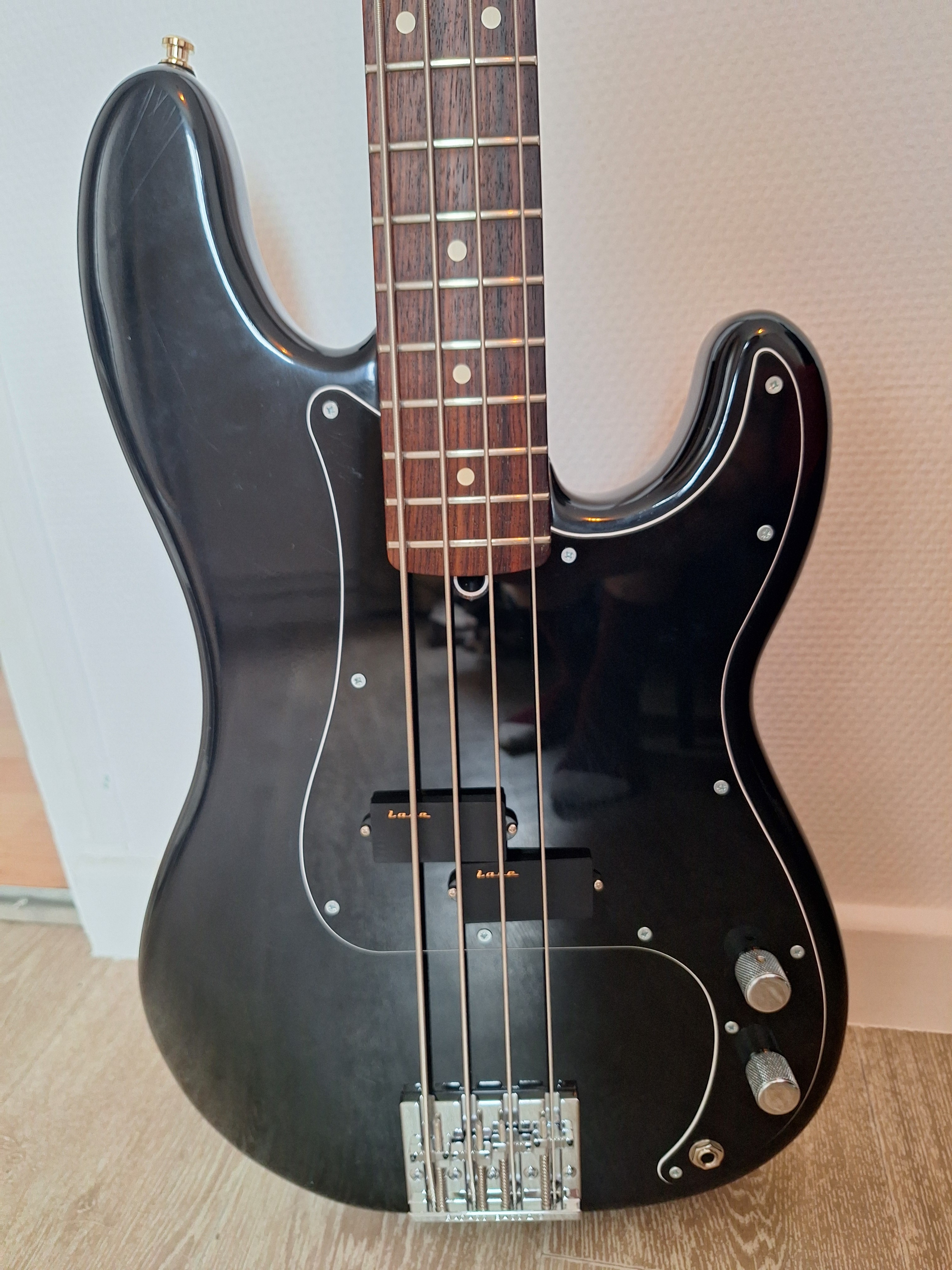 Fender Highway One Precision Bass (2006-2011) (2)