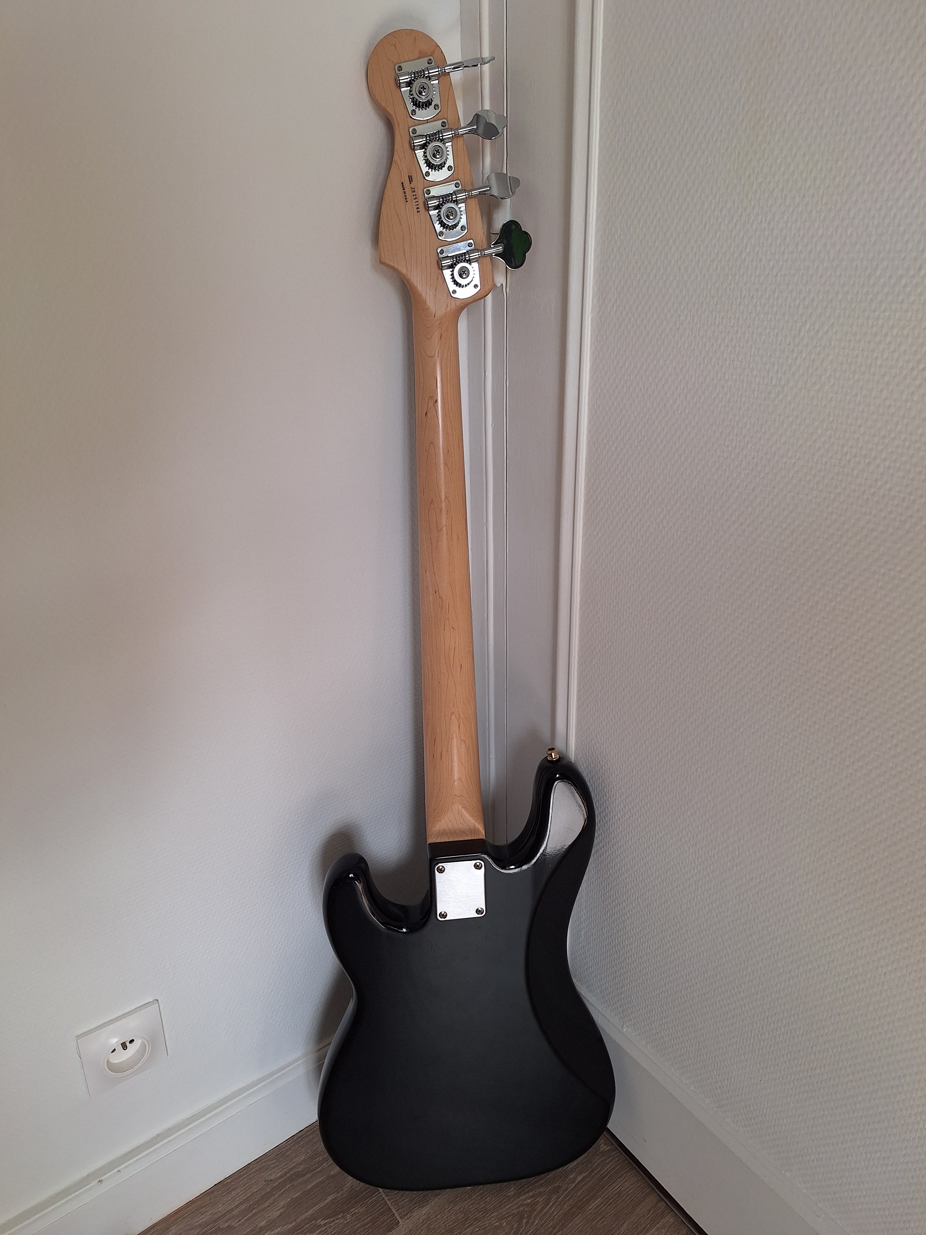 Fender Highway One Precision Bass (2006-2011) (5)