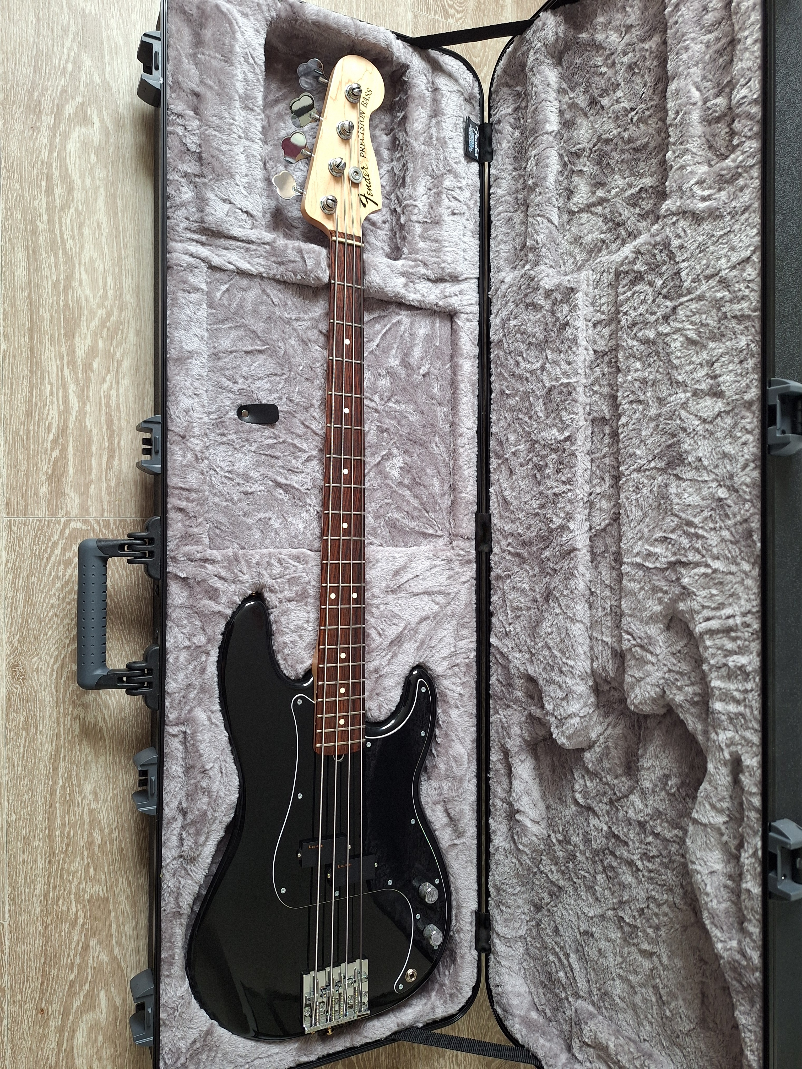 Fender Highway One Precision Bass (2006-2011) (8)