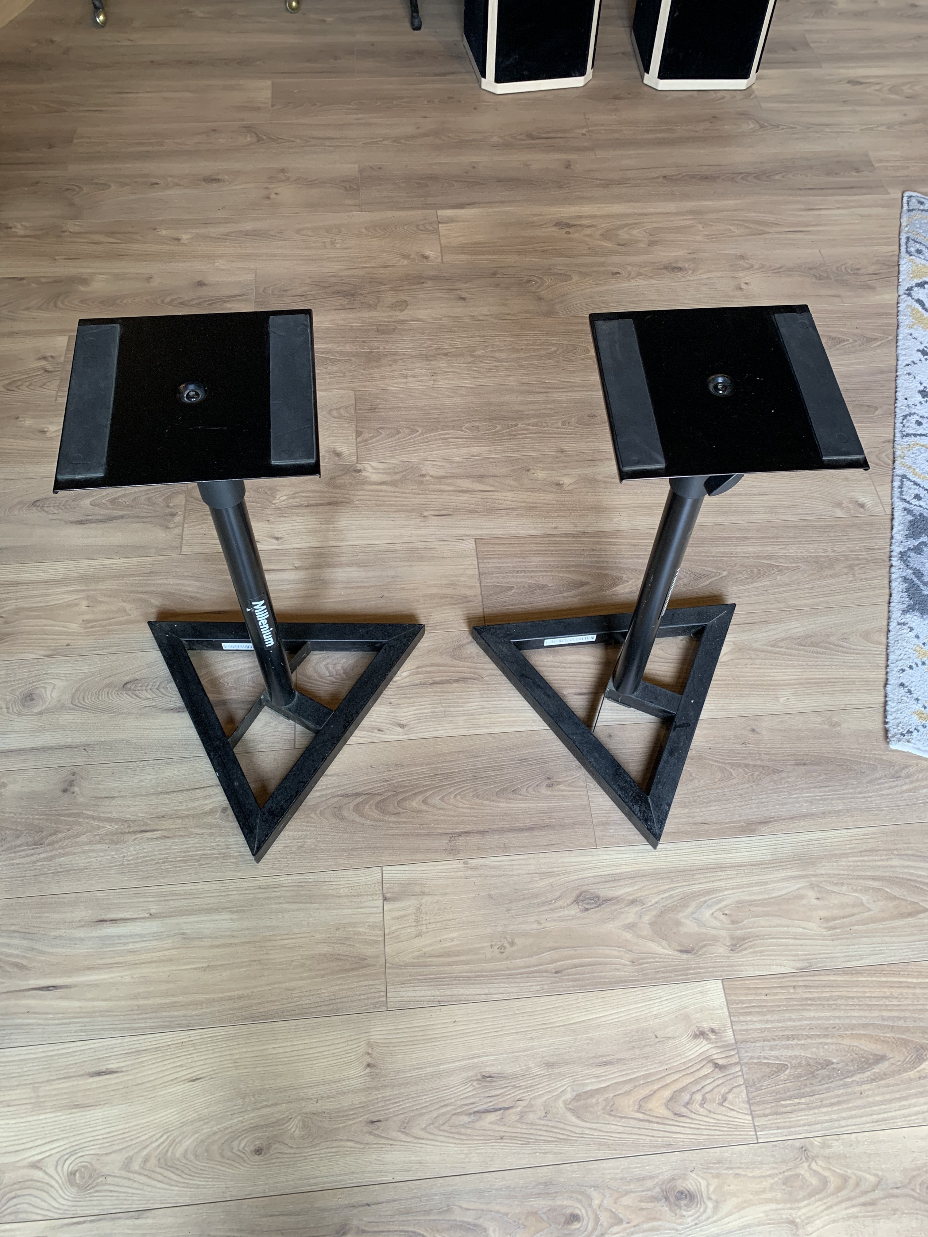Vends 2 pieds MILLNIUM BS 500